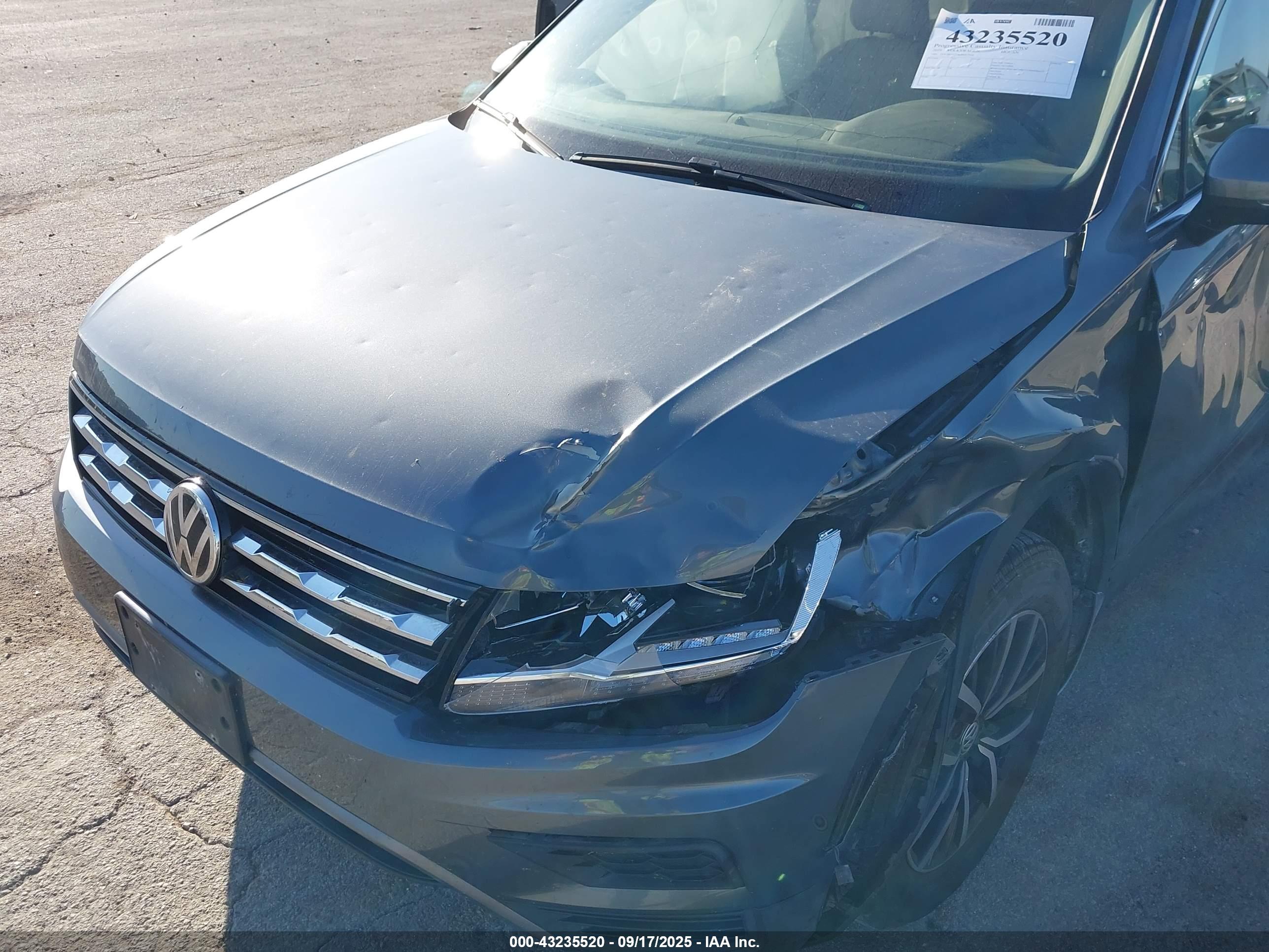 VOLKSWAGEN TIGUAN image 10