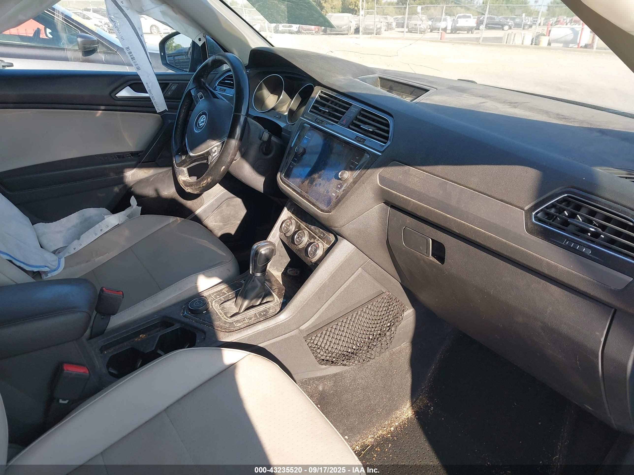 VOLKSWAGEN TIGUAN image 5