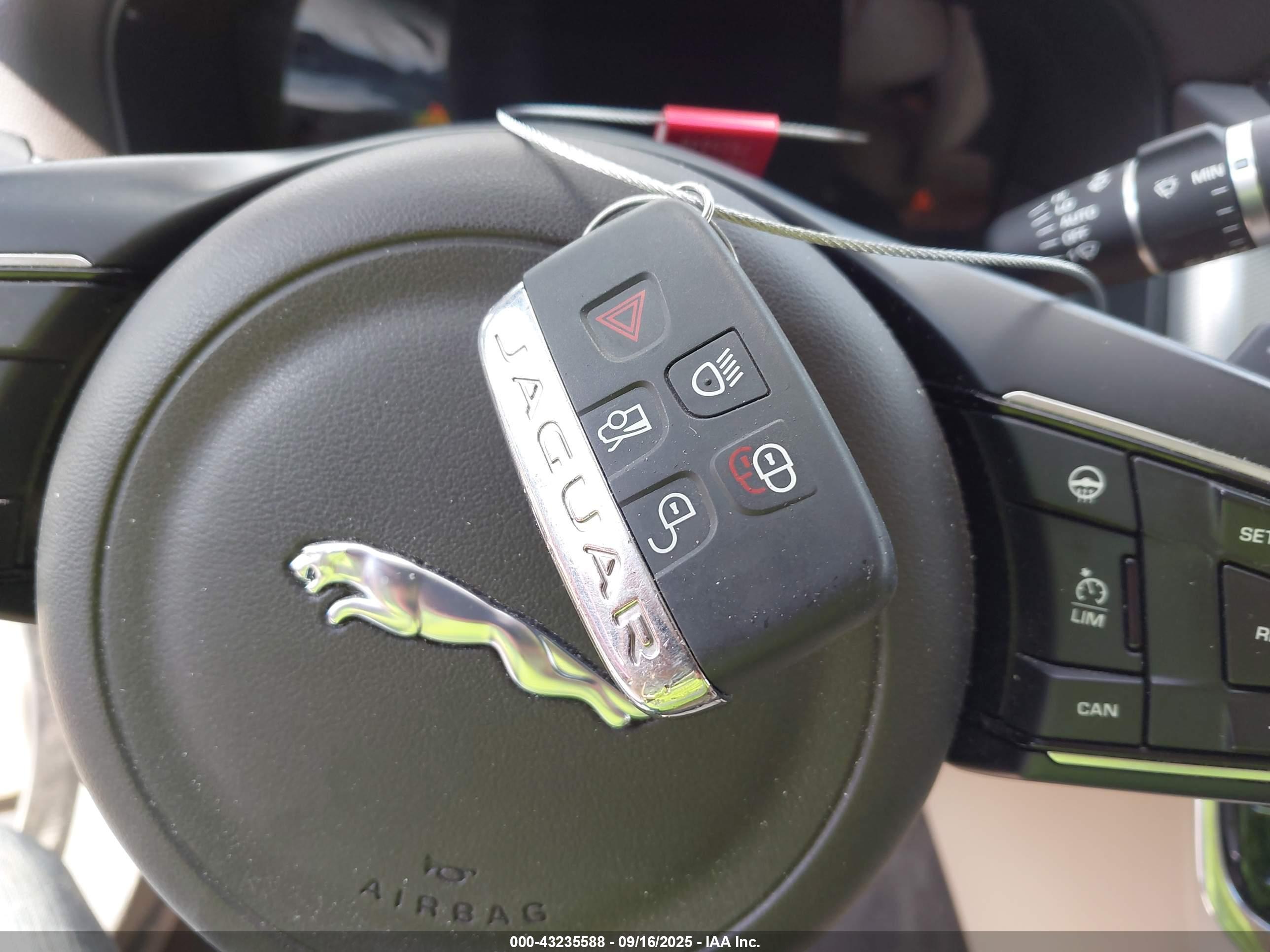 JAGUAR XF image 11