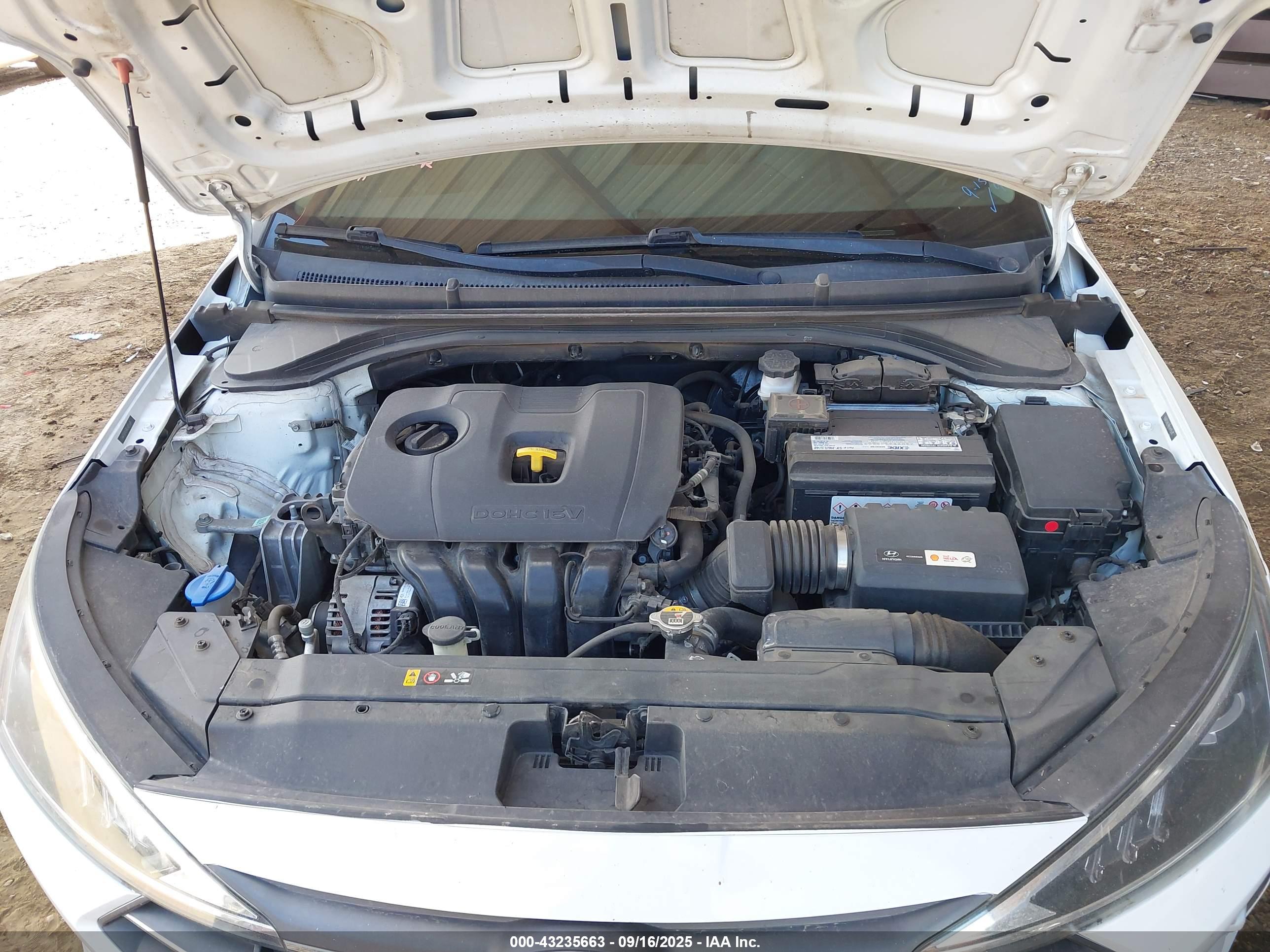 HYUNDAI ELANTRA image 10