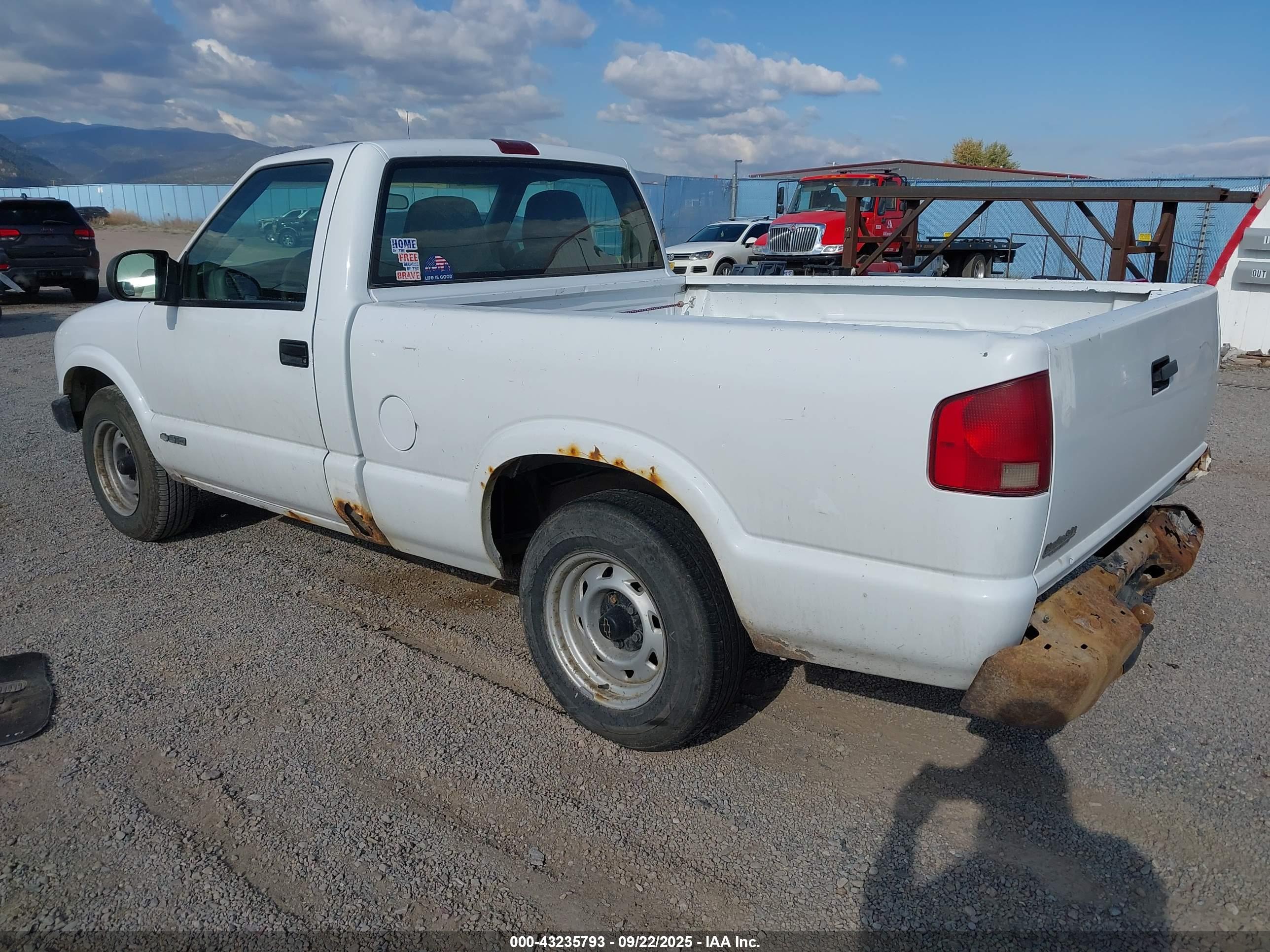 CHEVROLET S-10 image 3