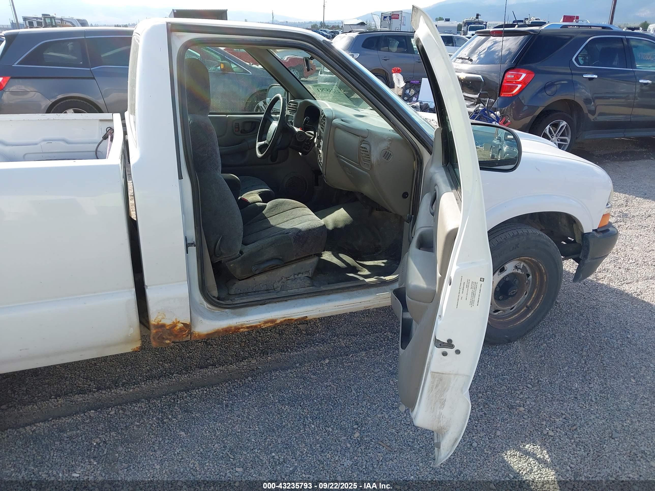 CHEVROLET S-10 image 5