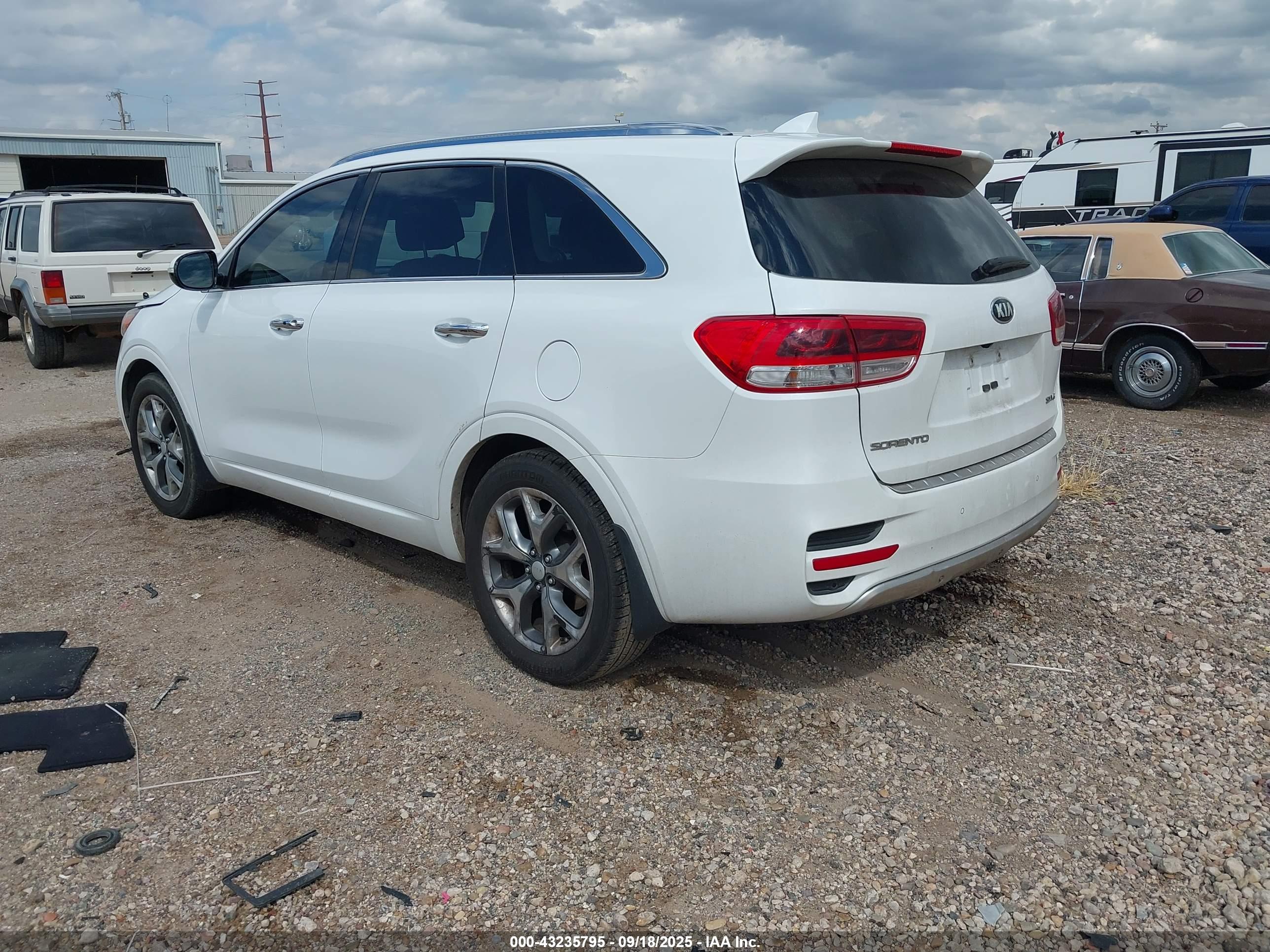 KIA SORENTO image 3