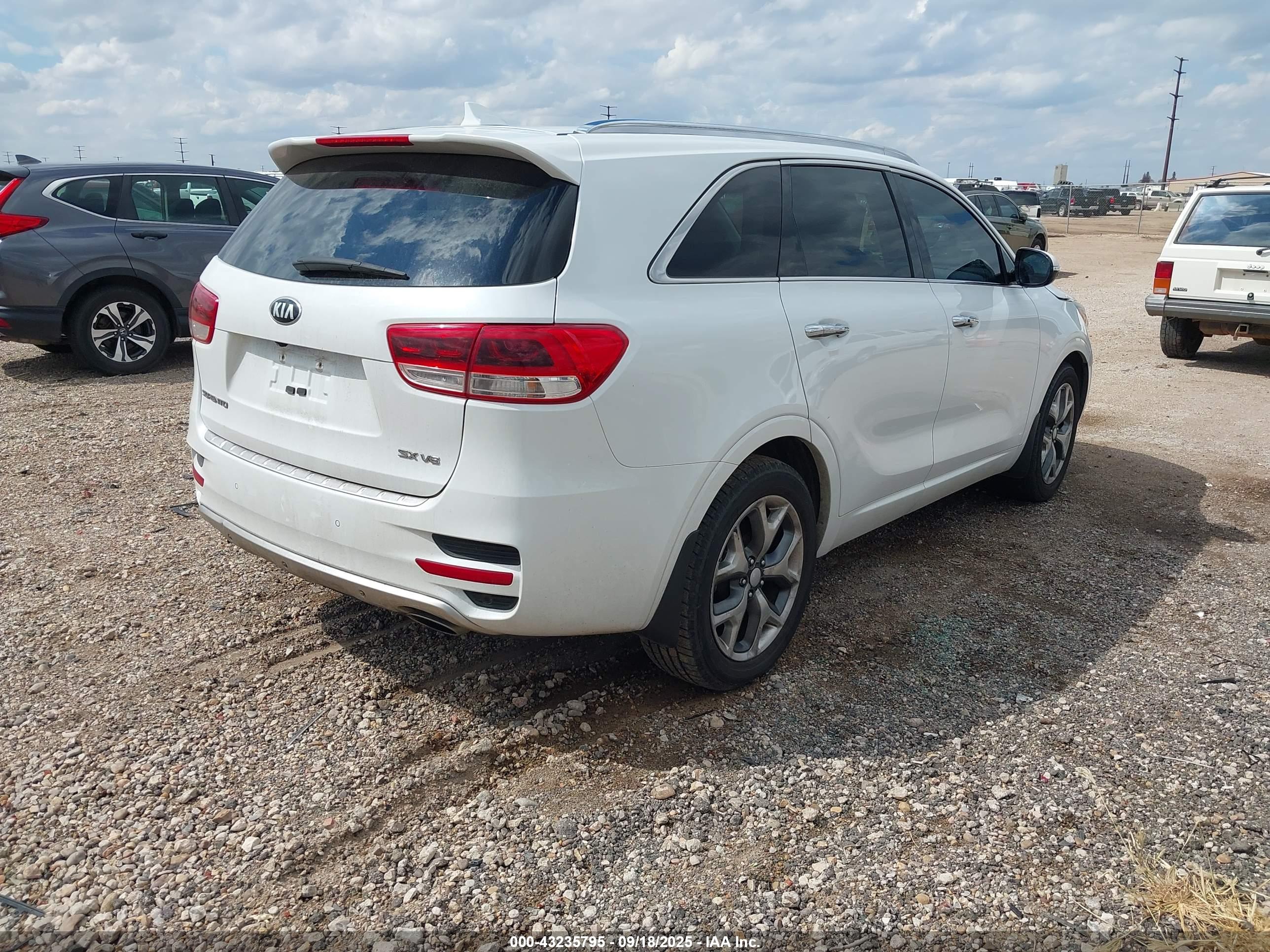 KIA SORENTO image 4