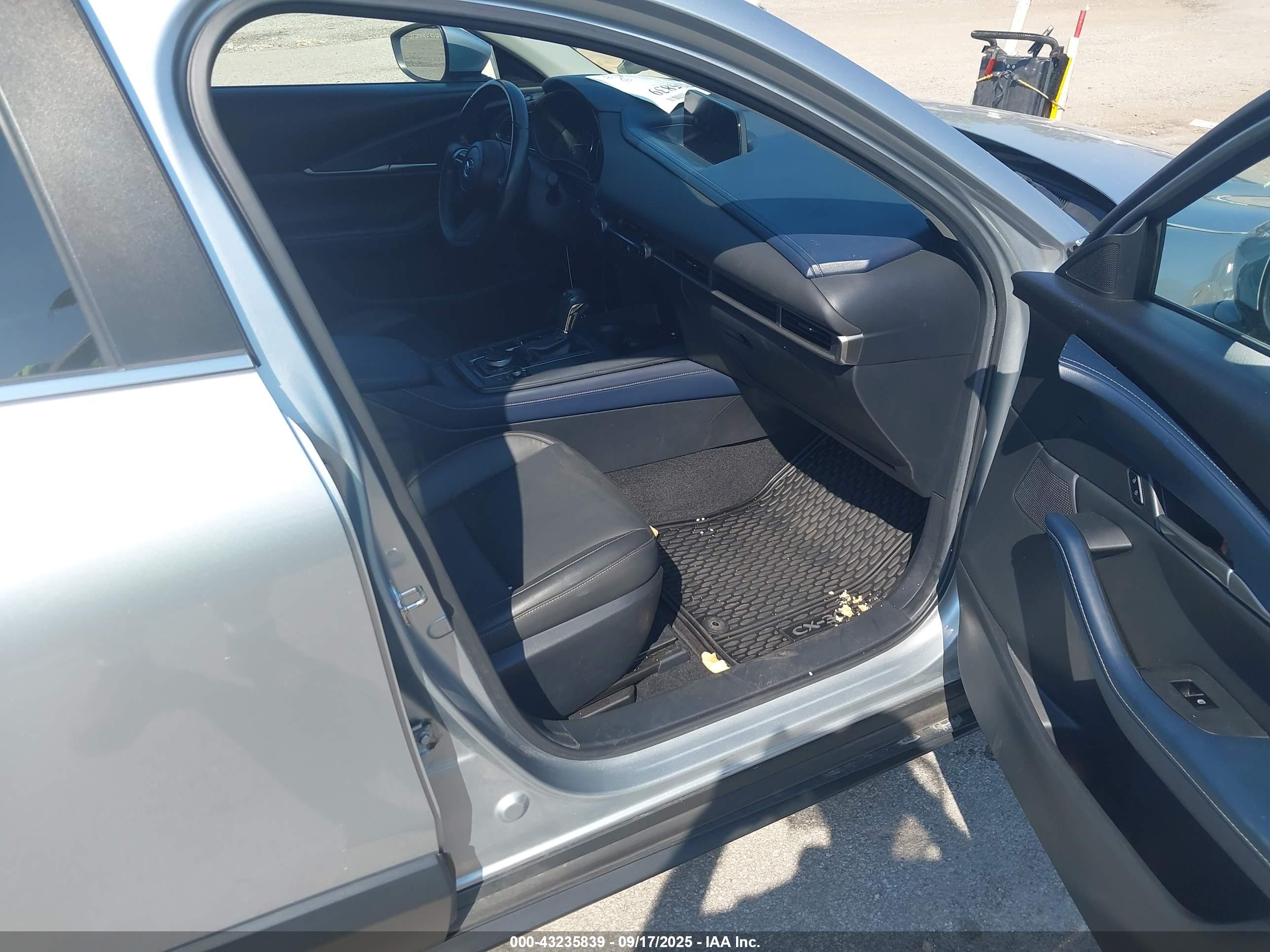 MAZDA CX-30 image 5