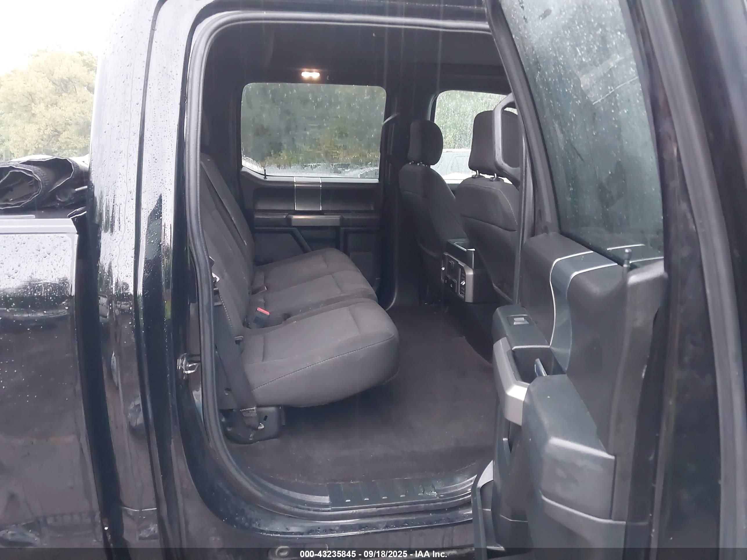 FORD F-150 image 8