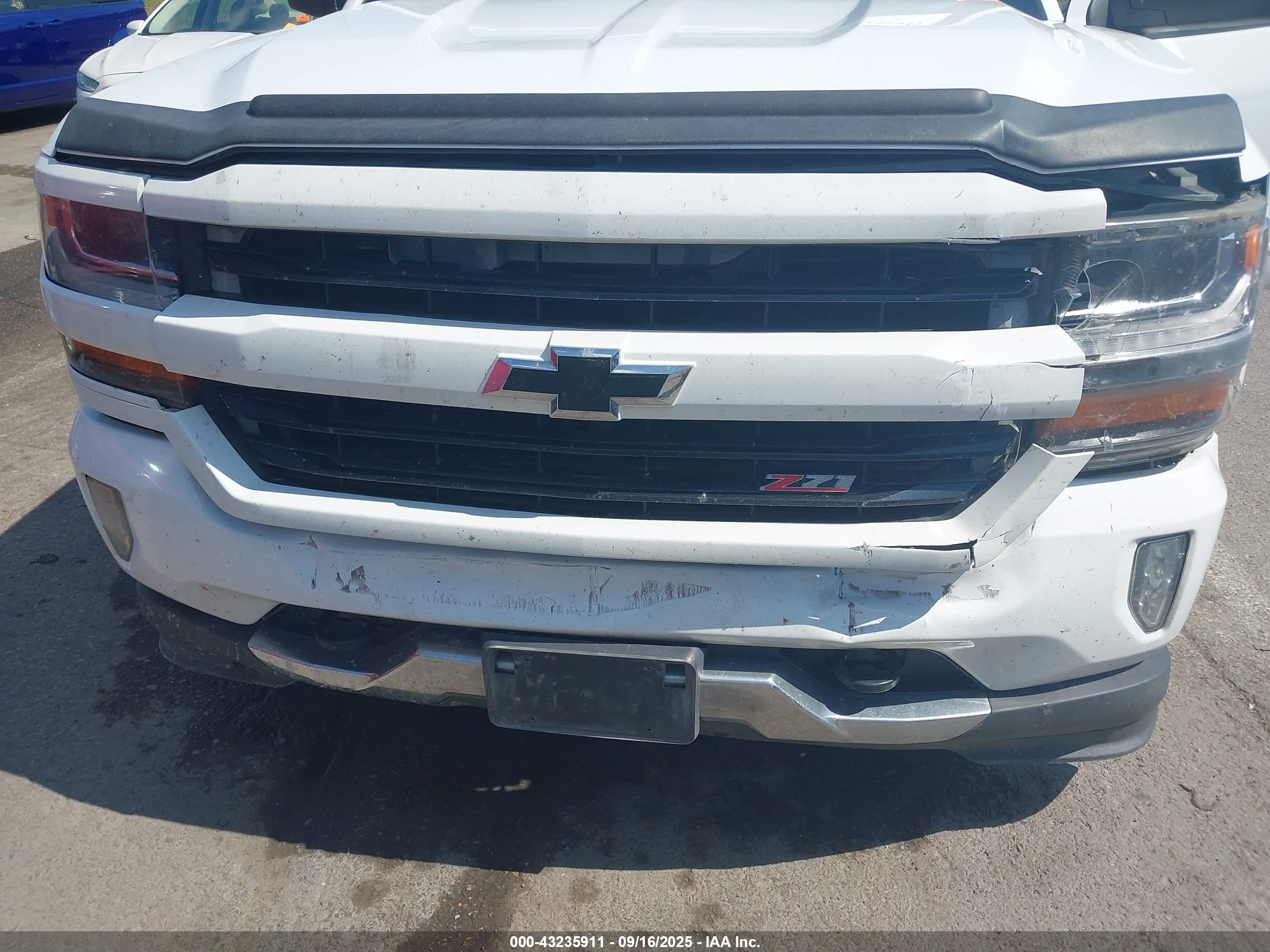 CHEVROLET SILVERADO image 6