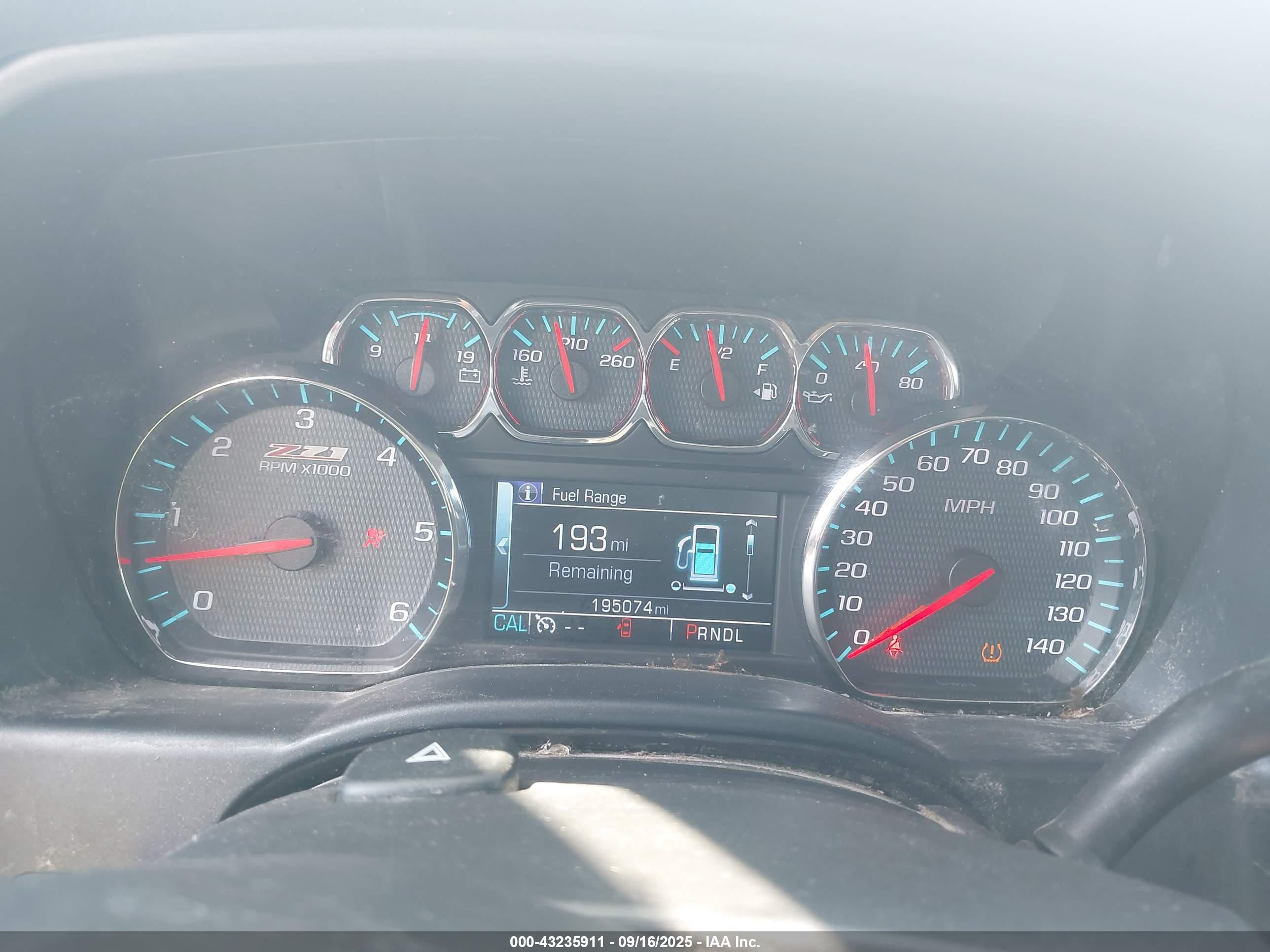 CHEVROLET SILVERADO image 7