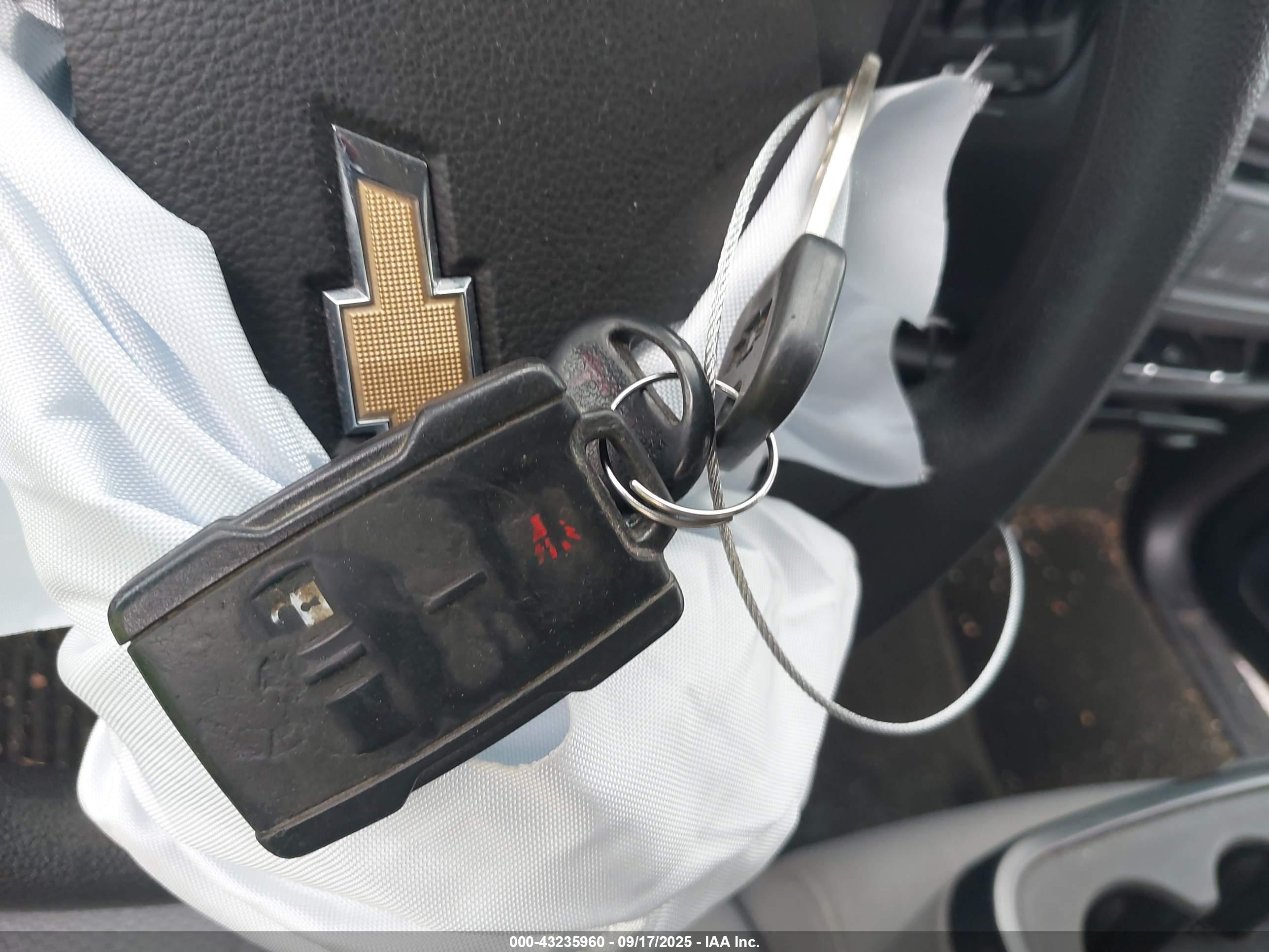 CHEVROLET SILVERADO image 11