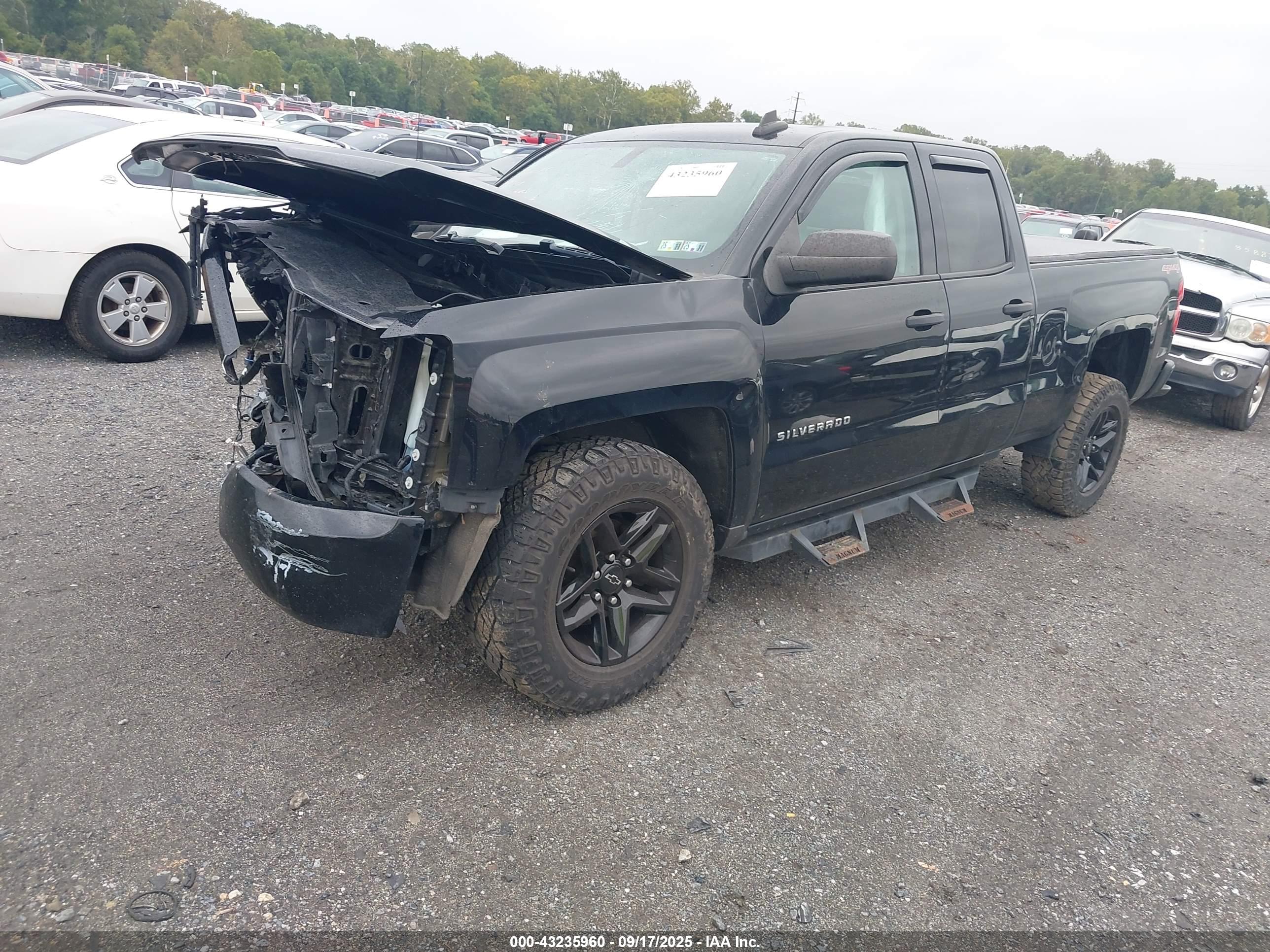 CHEVROLET SILVERADO image 2
