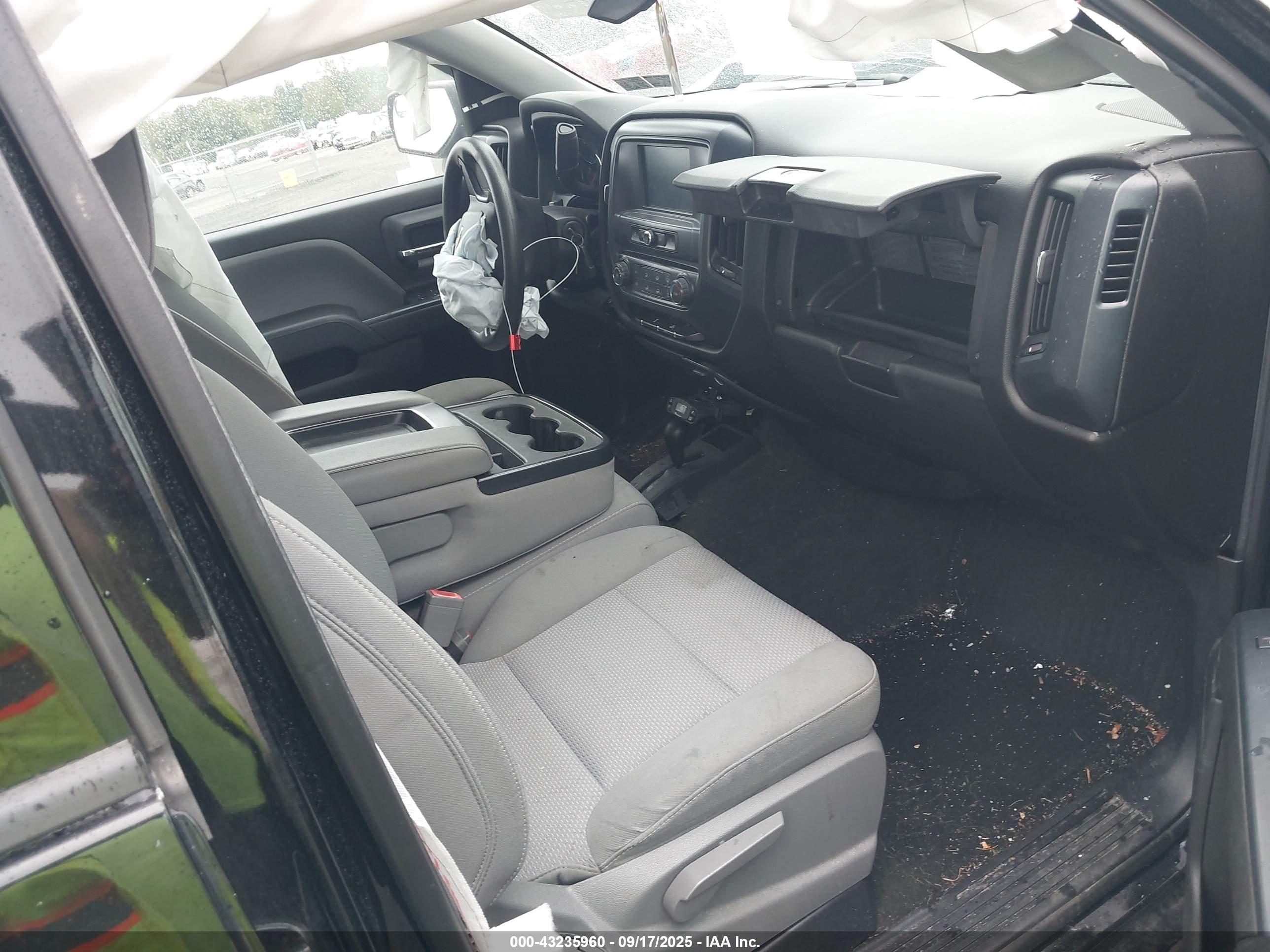 CHEVROLET SILVERADO image 5