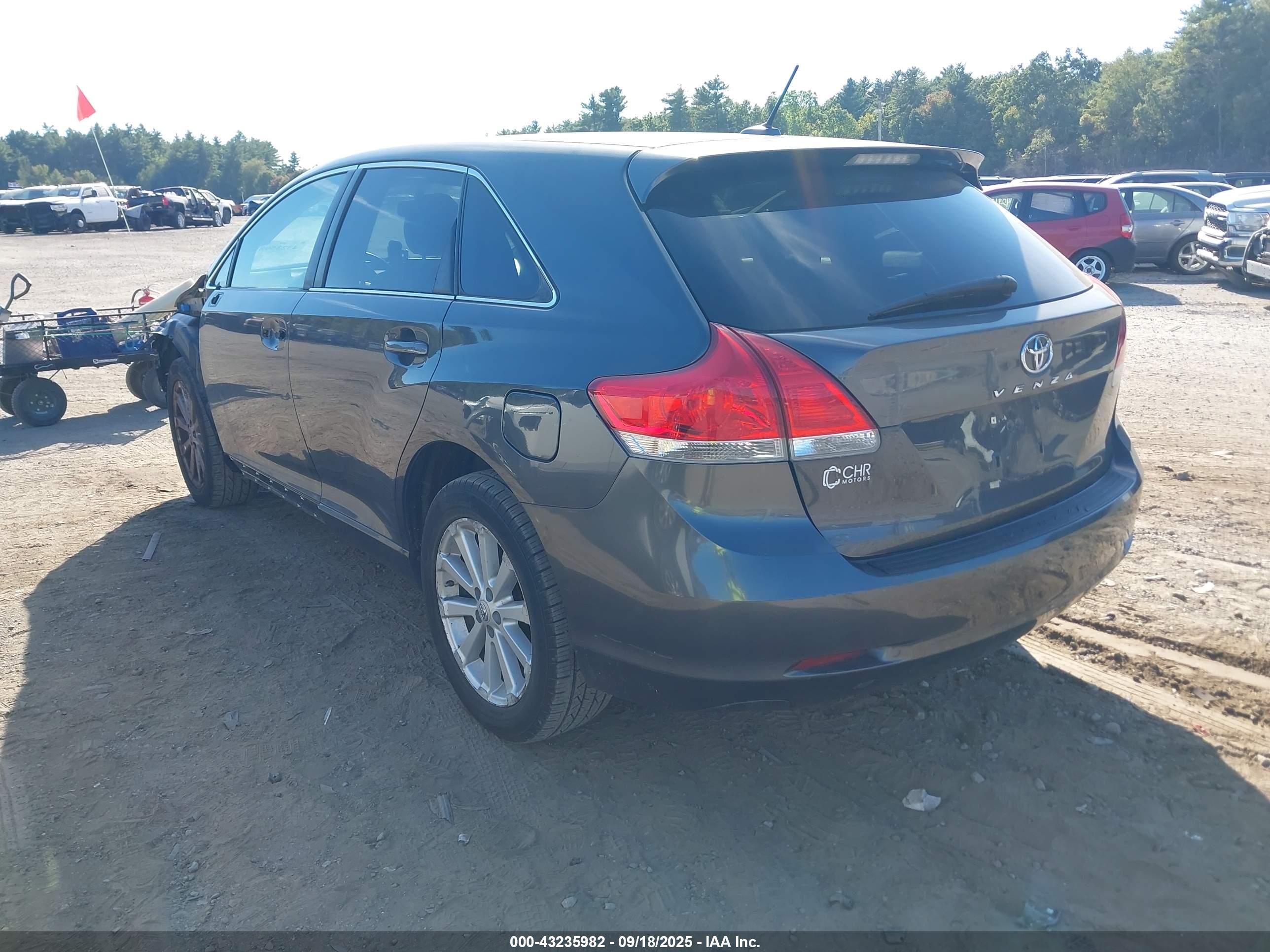 TOYOTA VENZA image 3