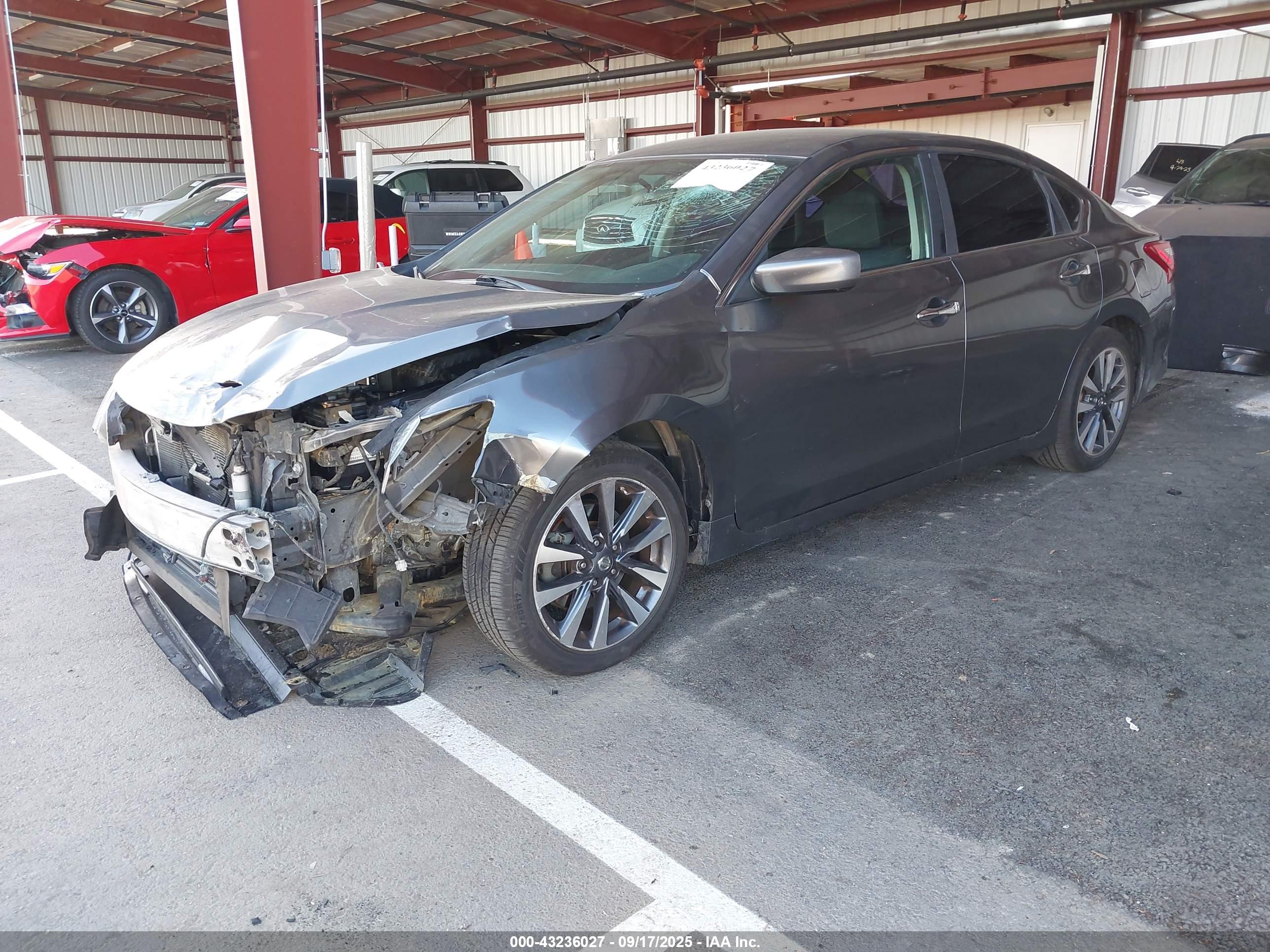 NISSAN ALTIMA image 2