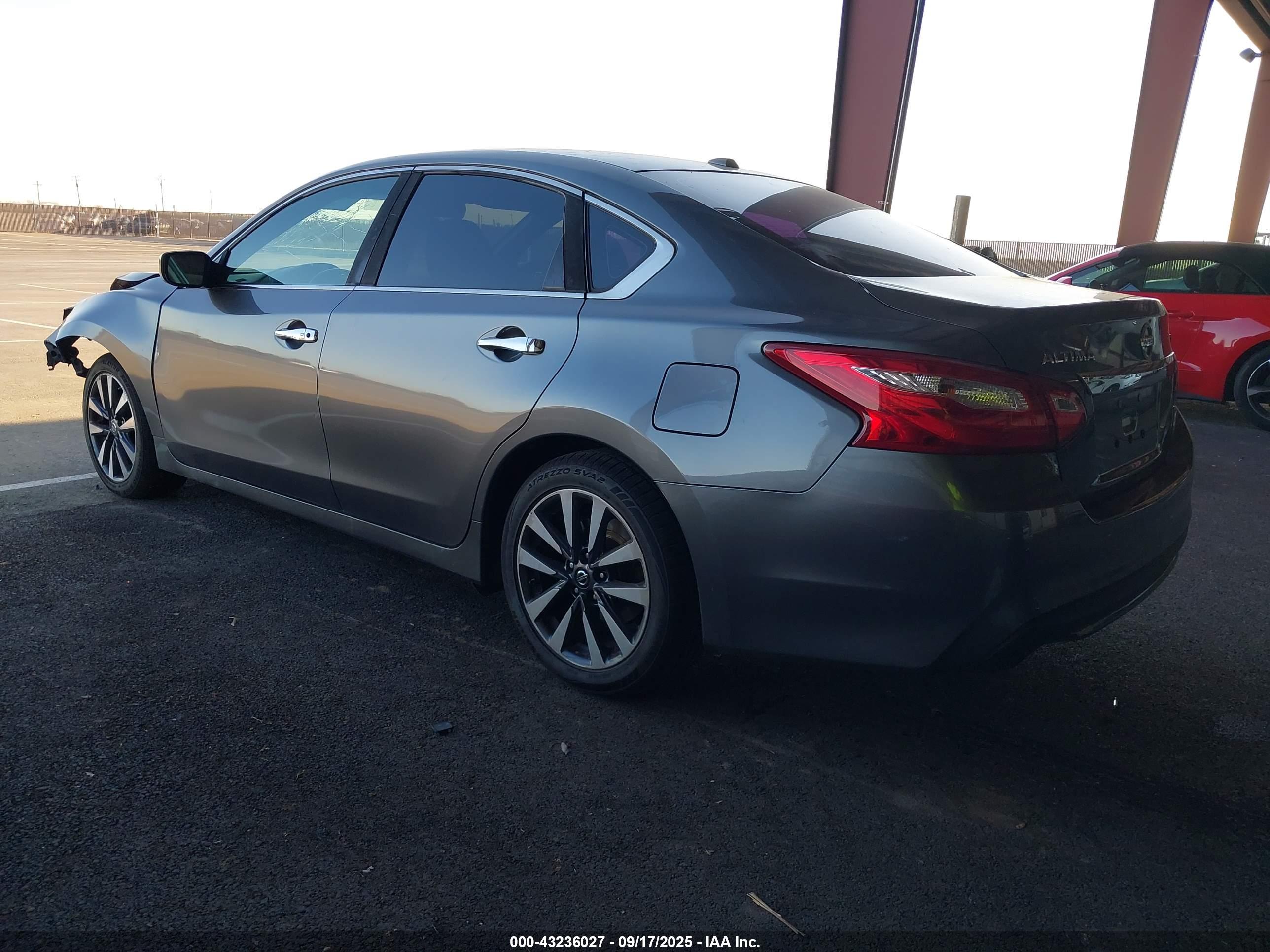 NISSAN ALTIMA image 3