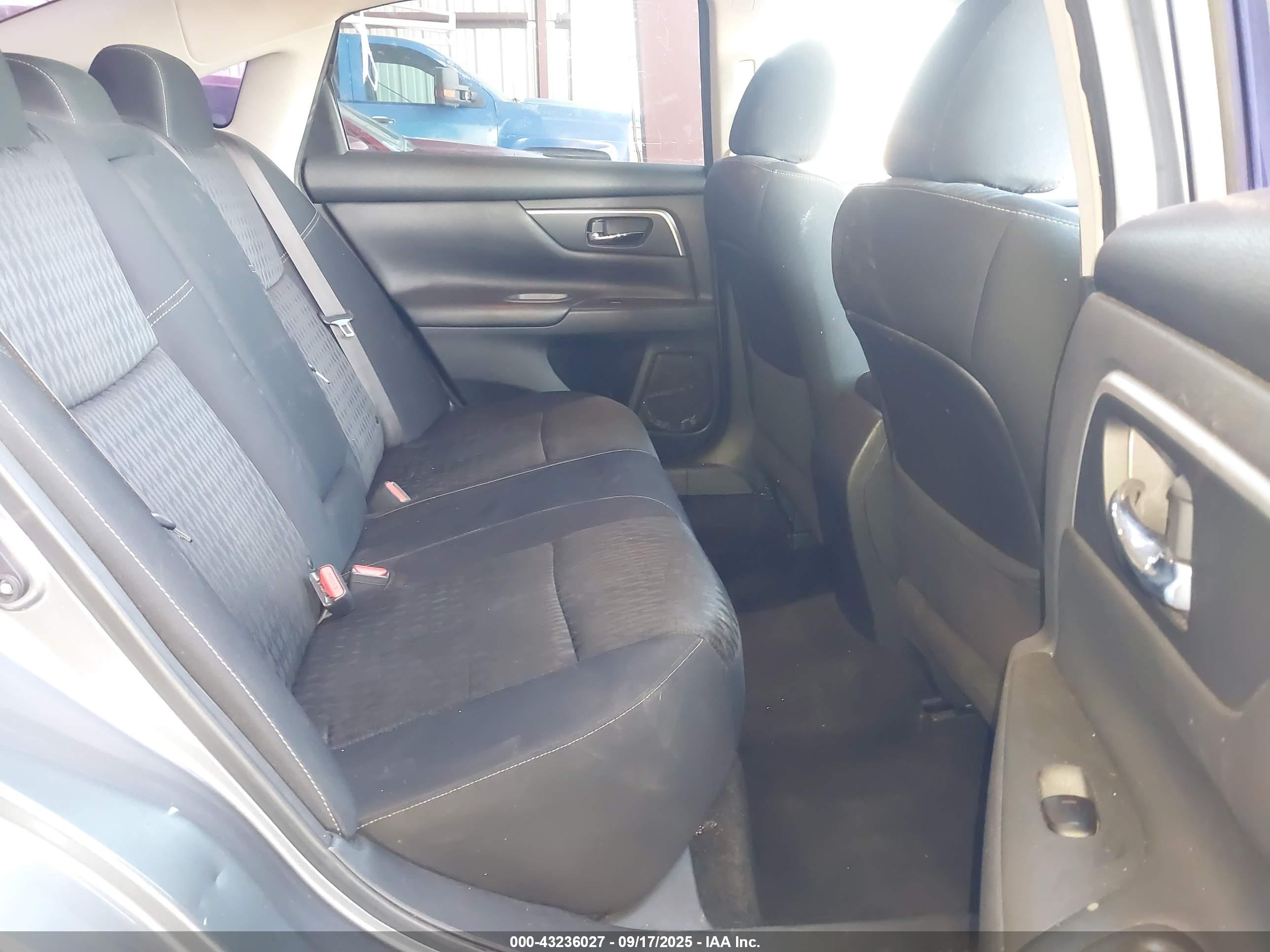 NISSAN ALTIMA image 8