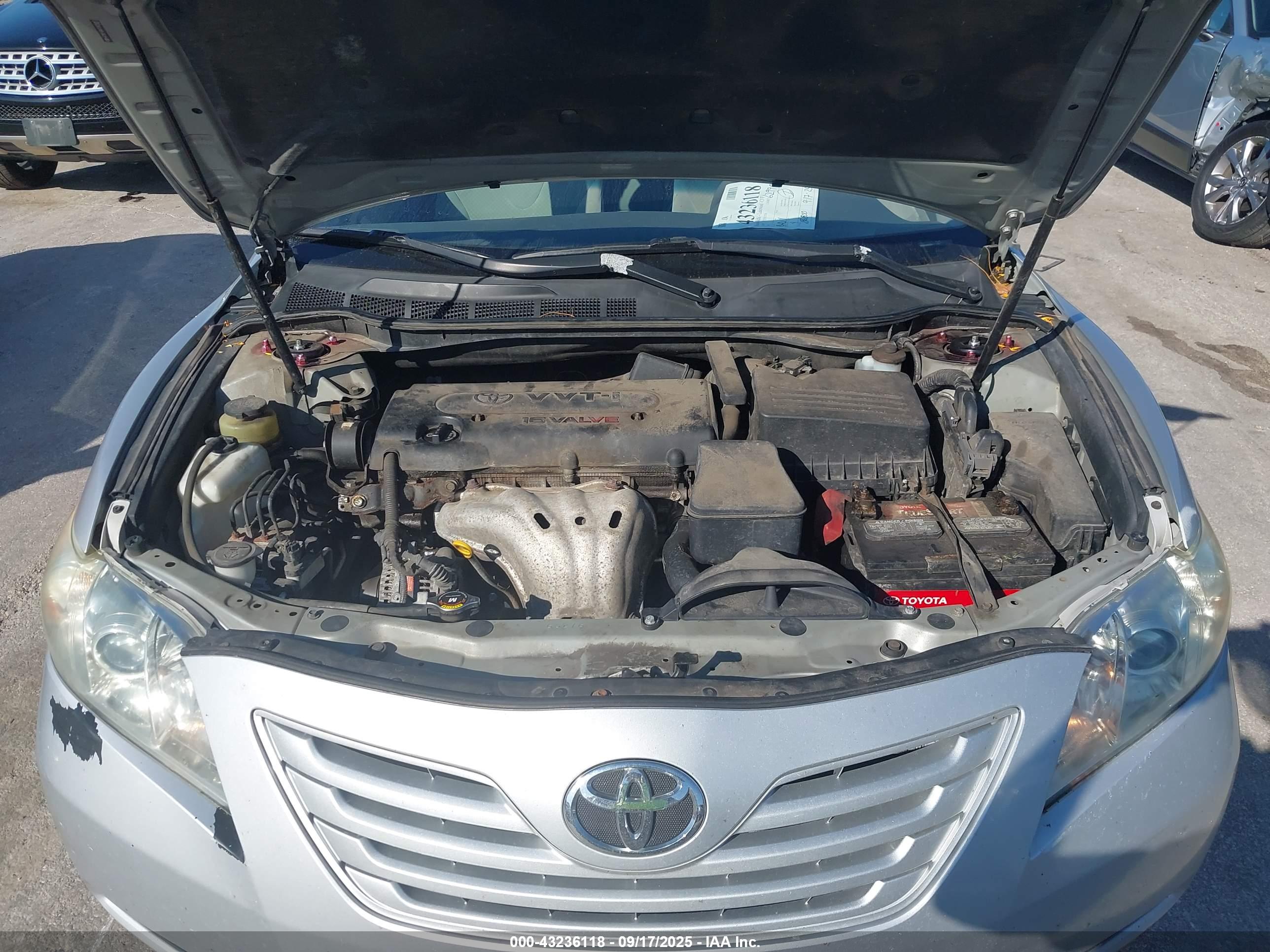 TOYOTA CAMRY image 10