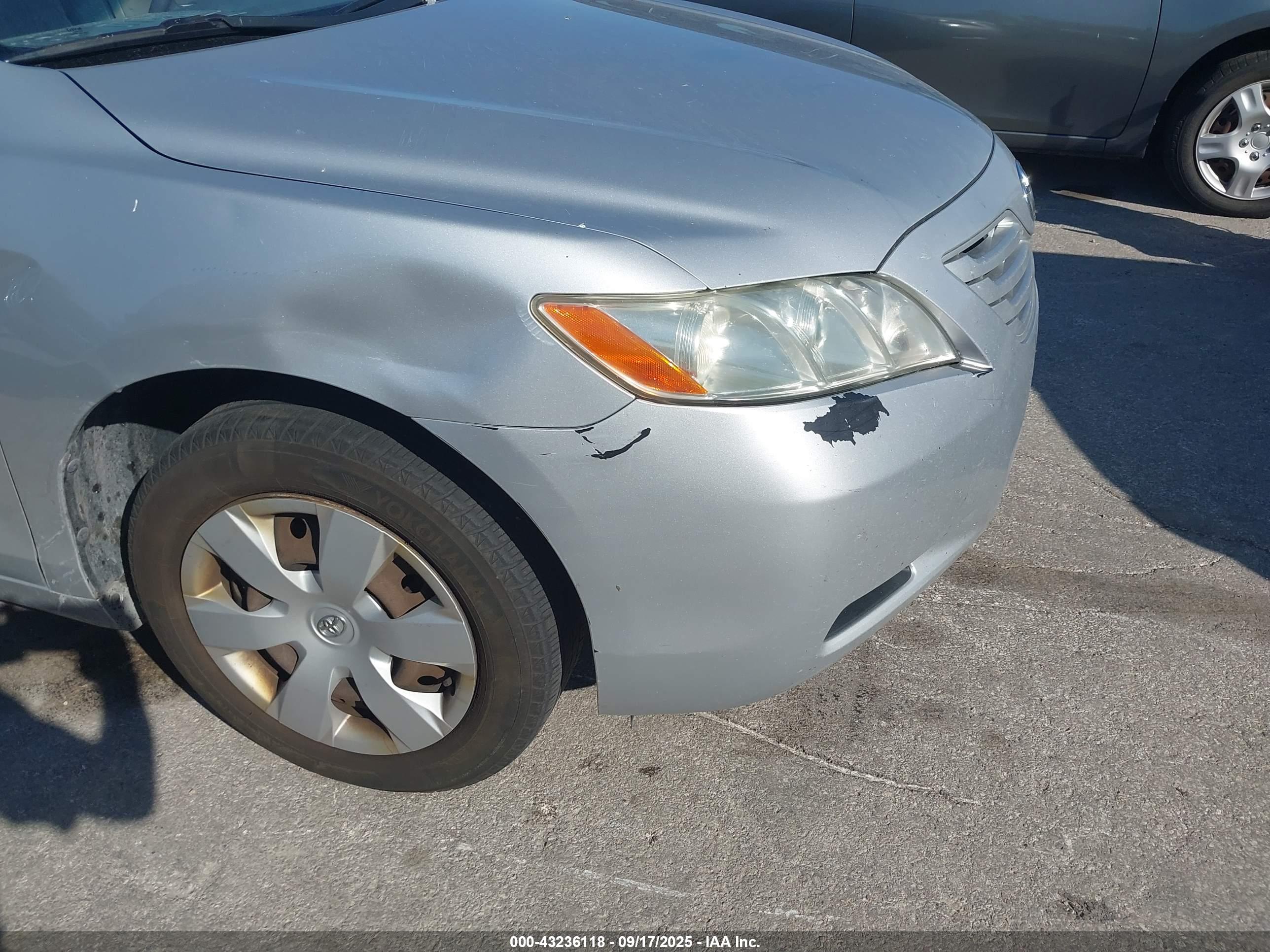 TOYOTA CAMRY image 6