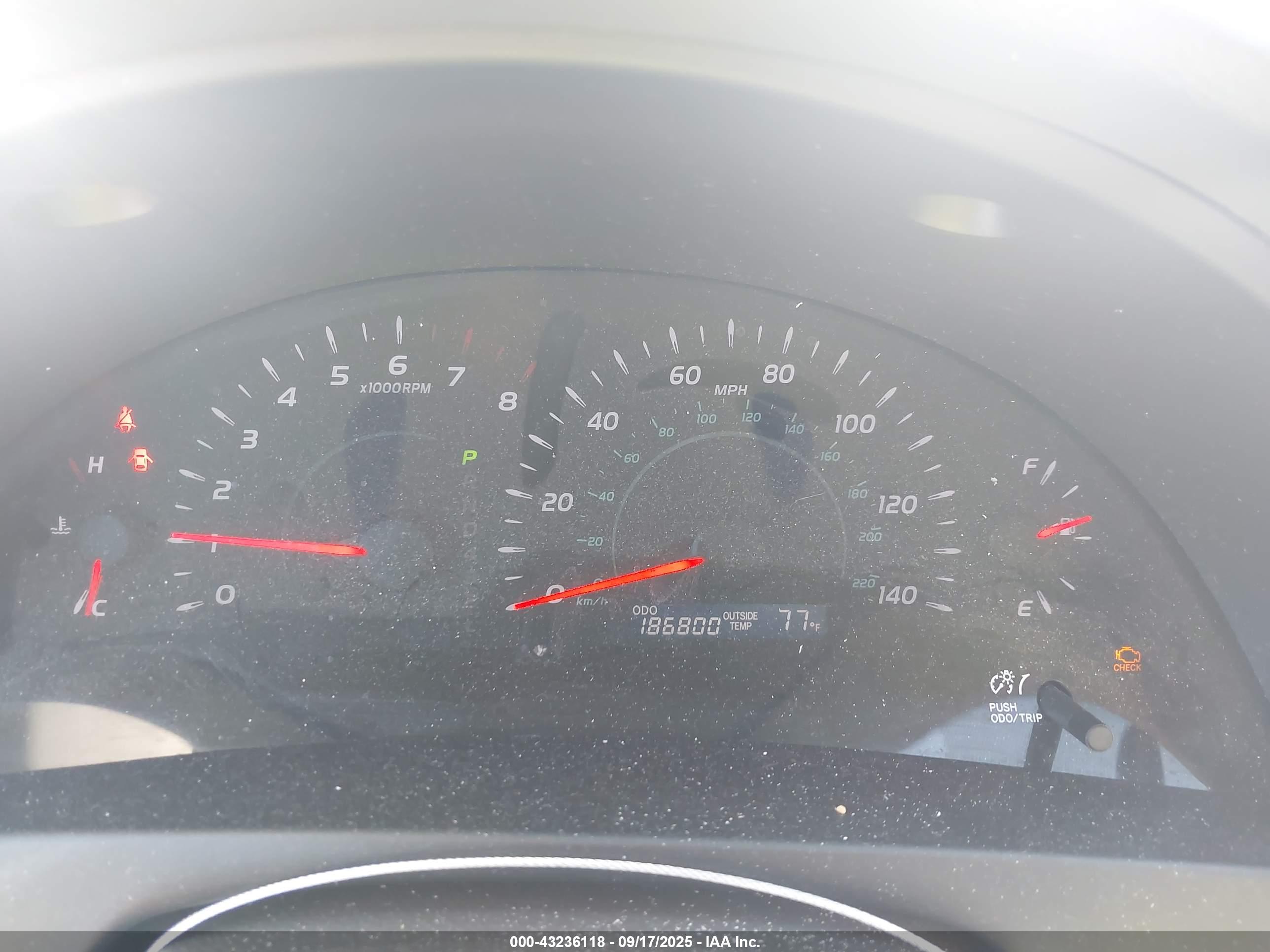 TOYOTA CAMRY image 7