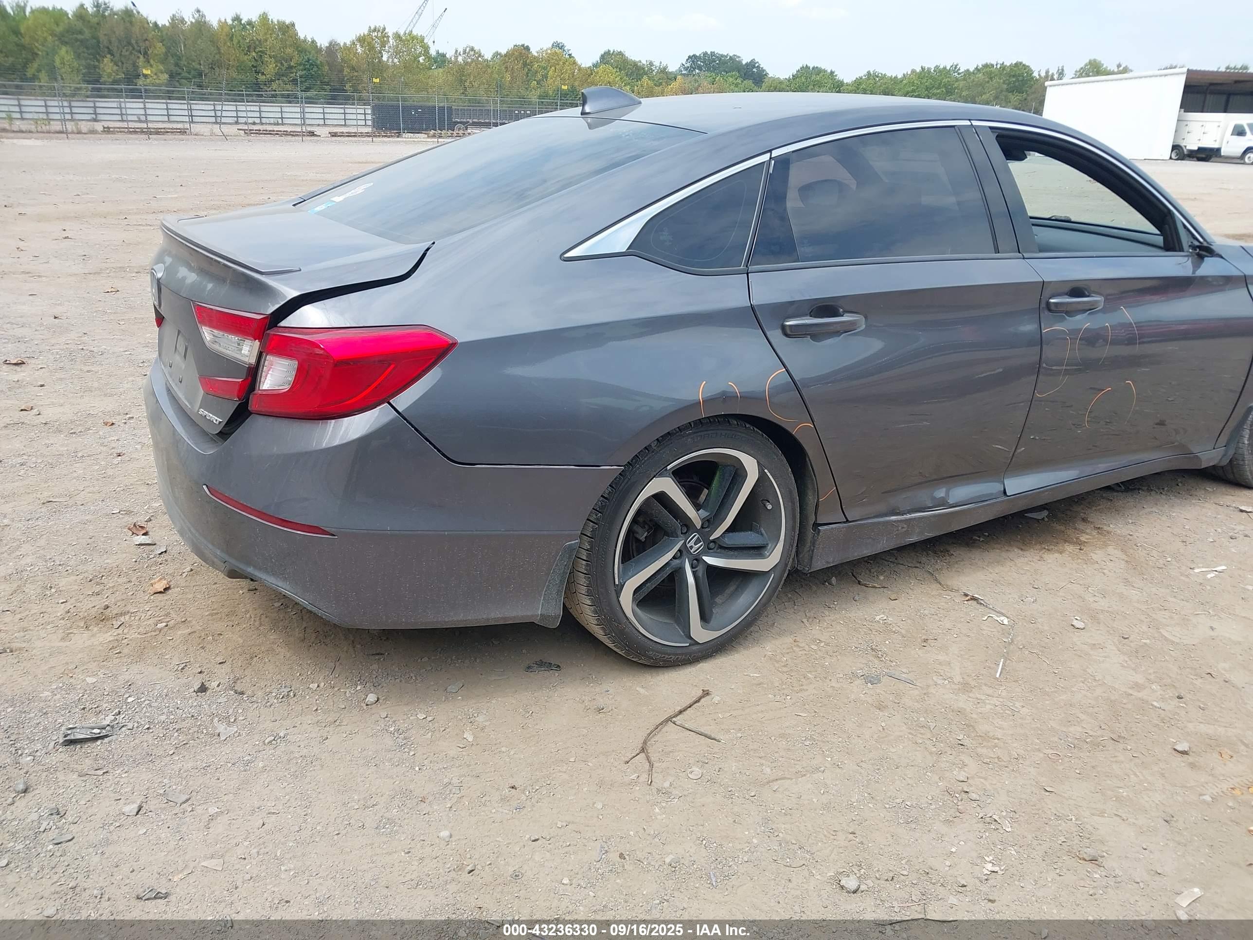 HONDA ACCORD image 4