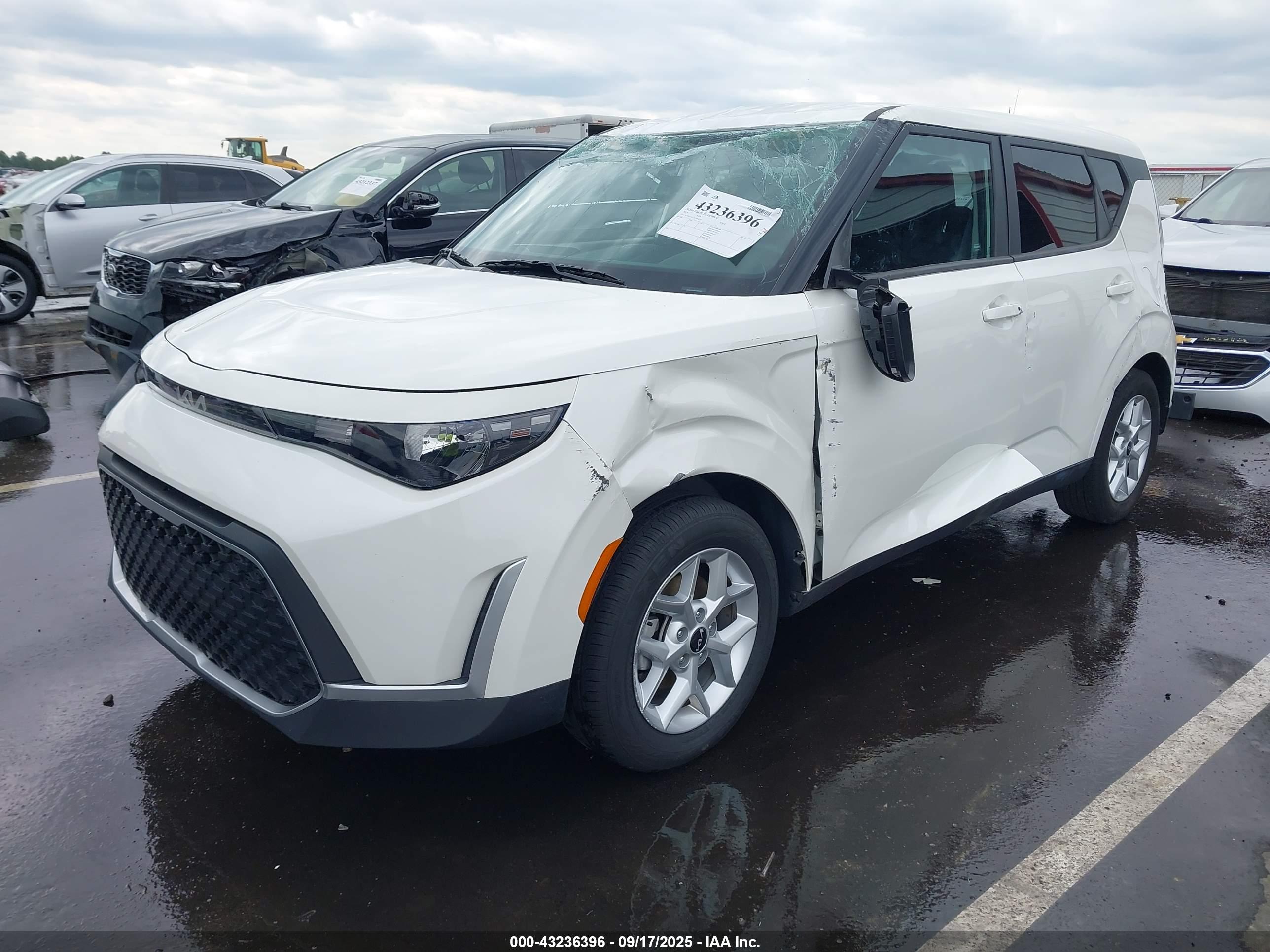 KIA SOUL image 2