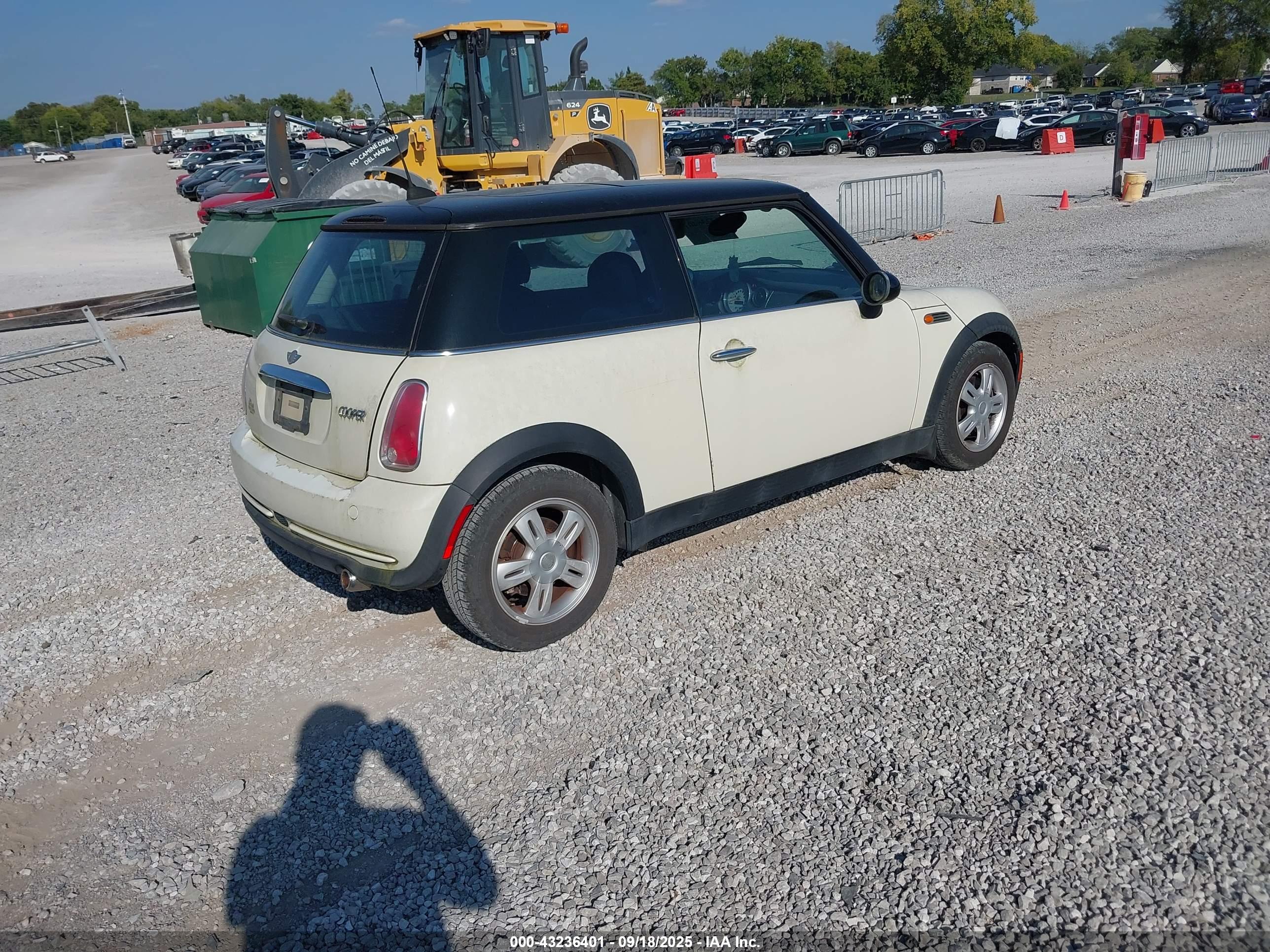 MINI COOPER image 4