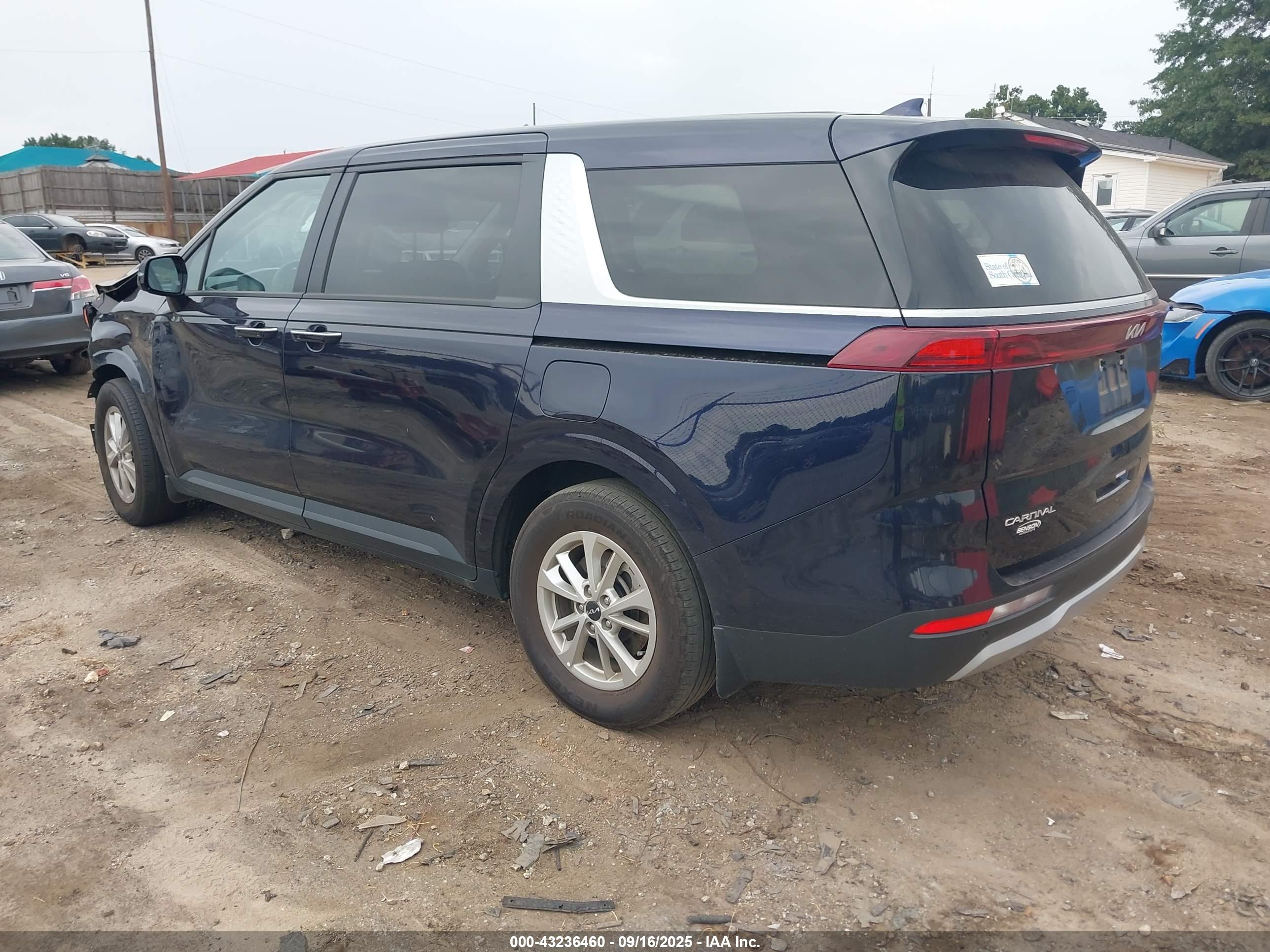 KIA CARNIVAL image 3