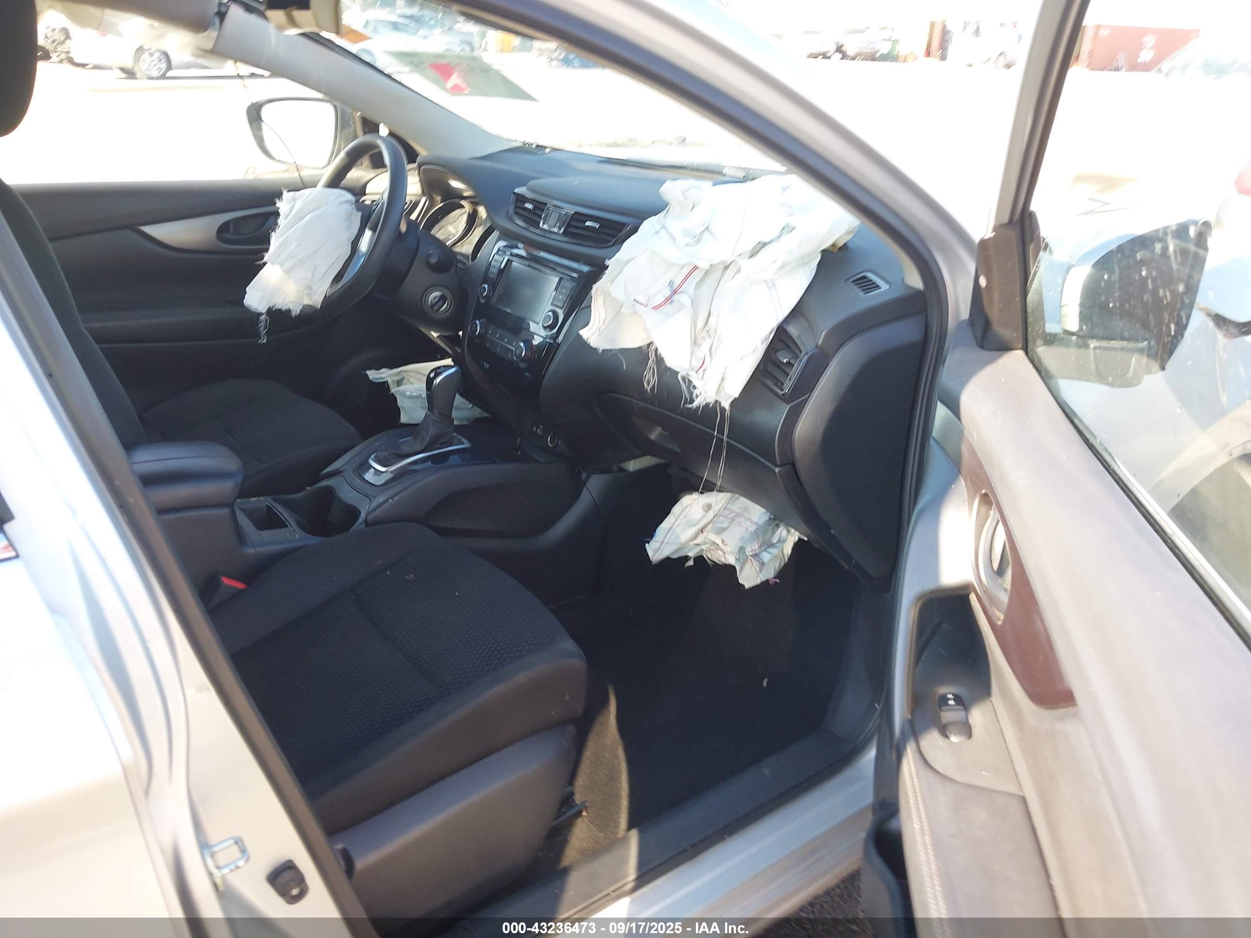 NISSAN ROGUE image 5