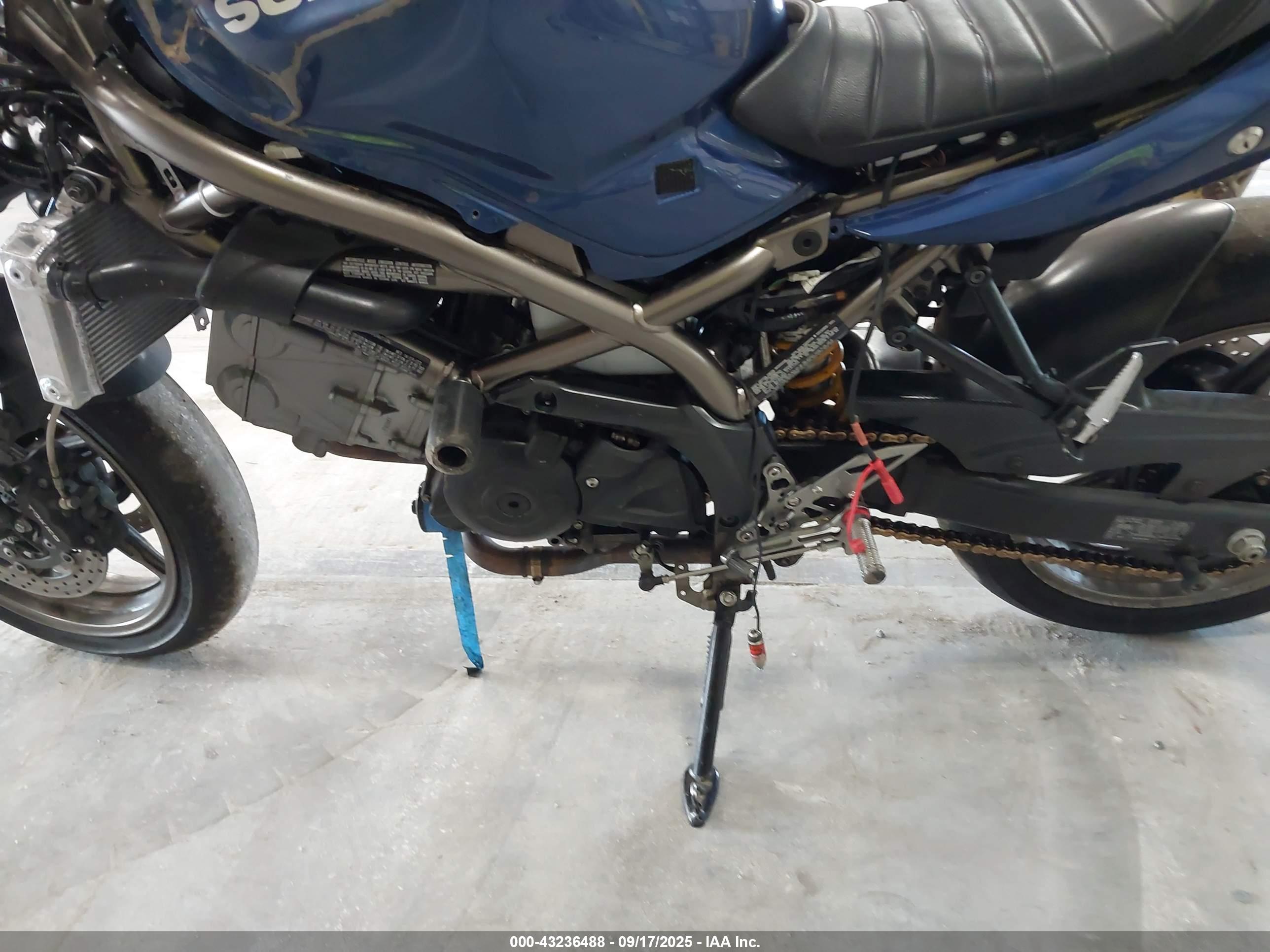 SUZUKI SV650 image 9