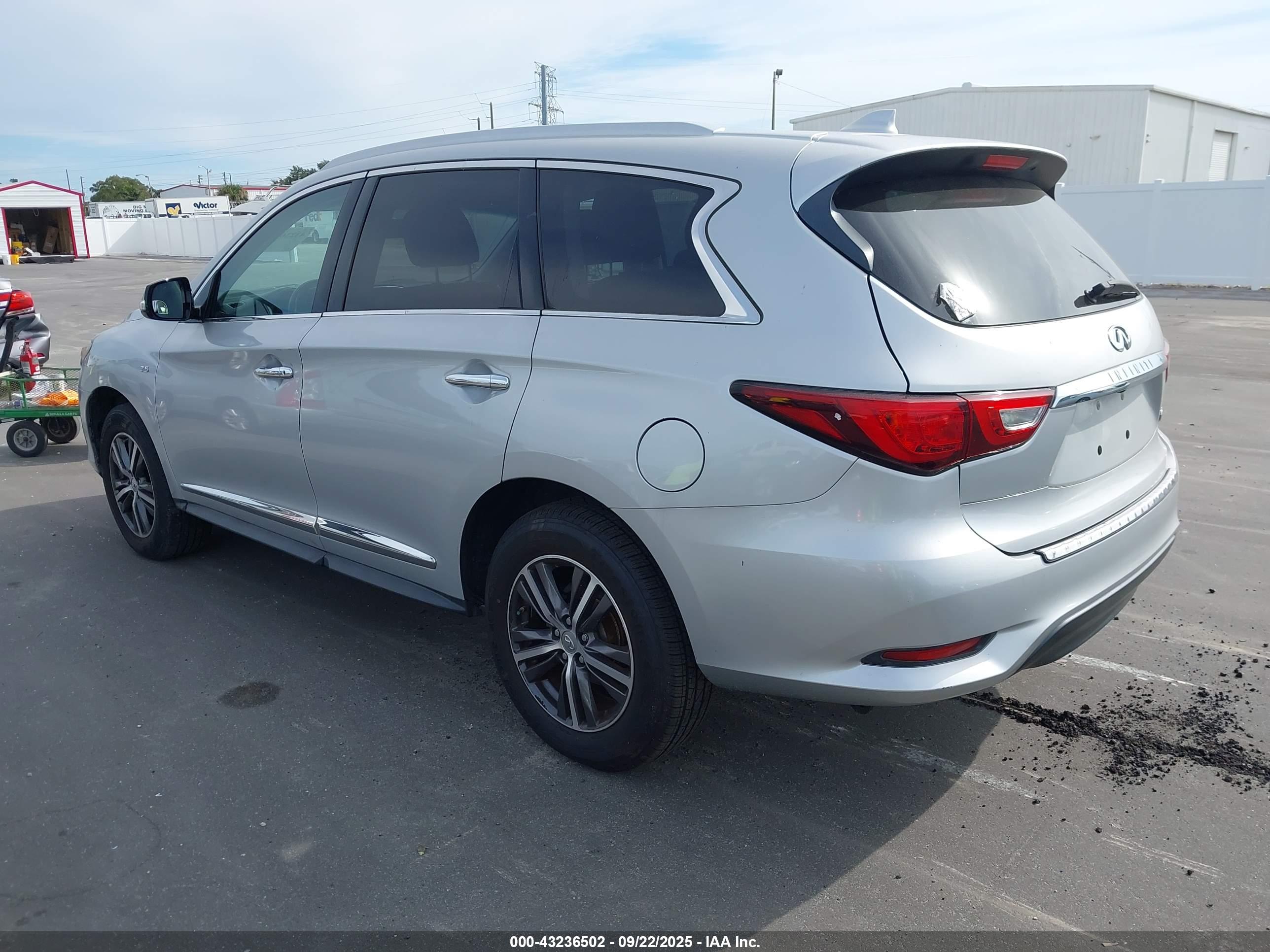 INFINITI QX60 image 3