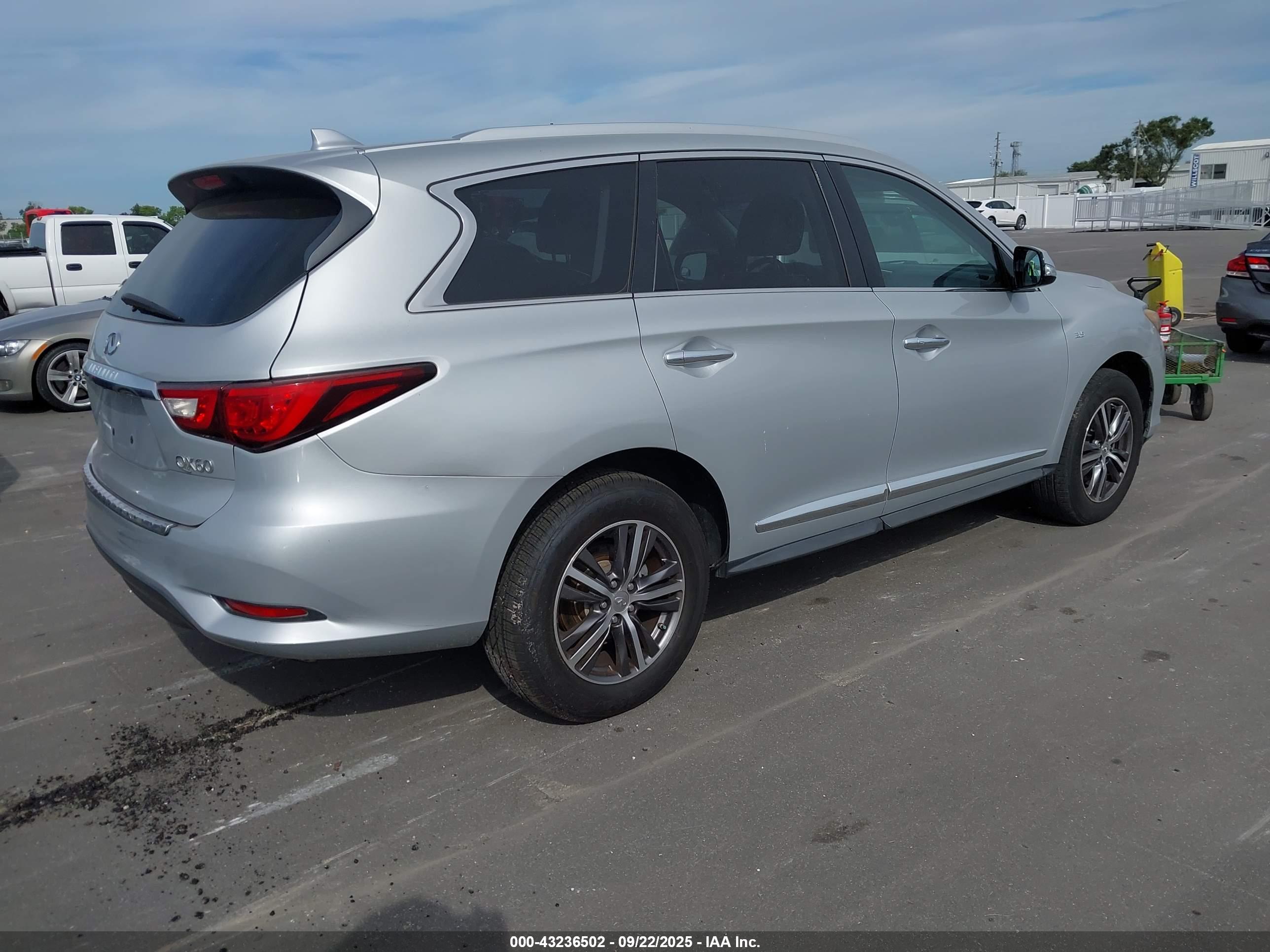INFINITI QX60 image 4