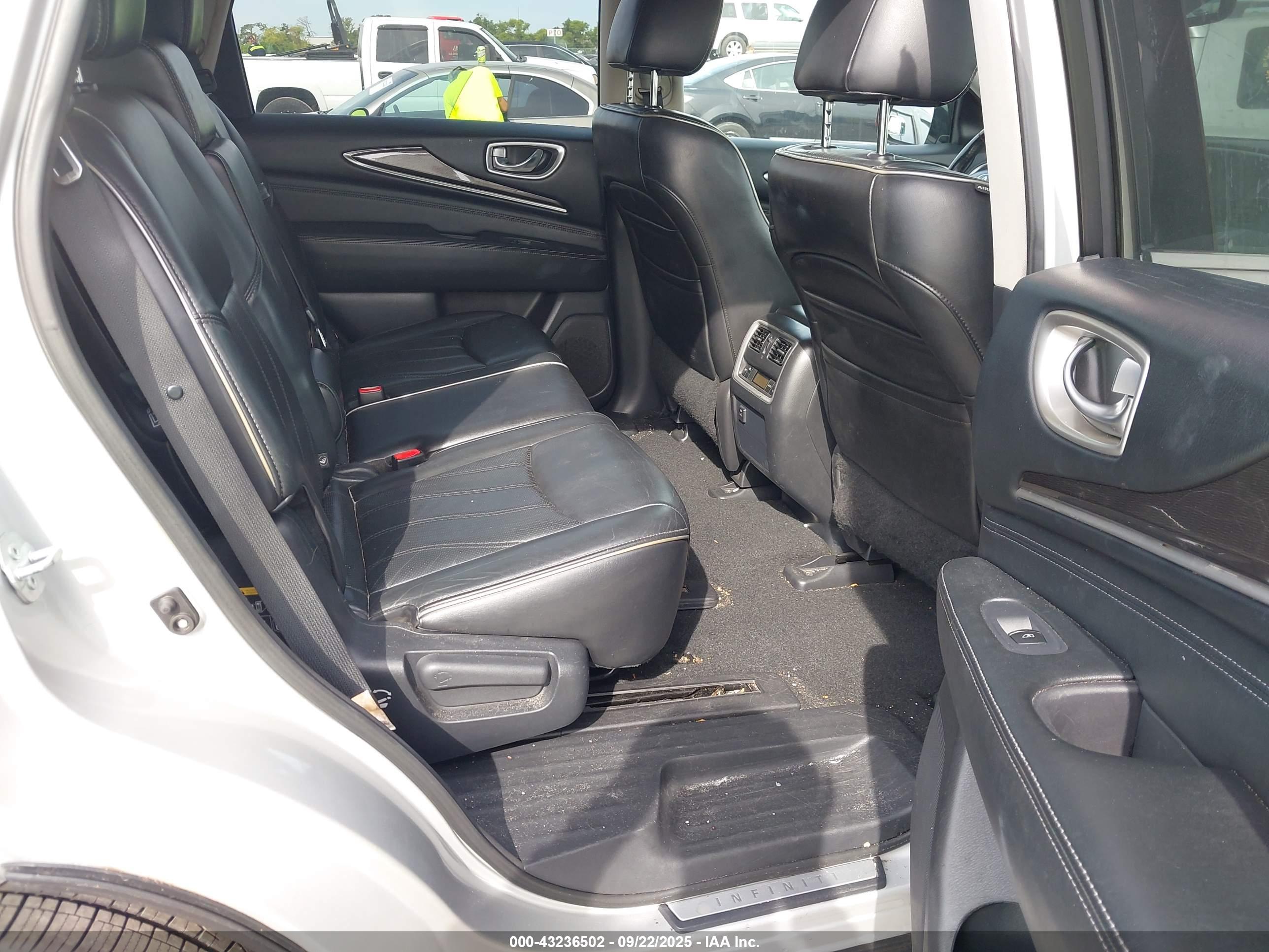 INFINITI QX60 image 8