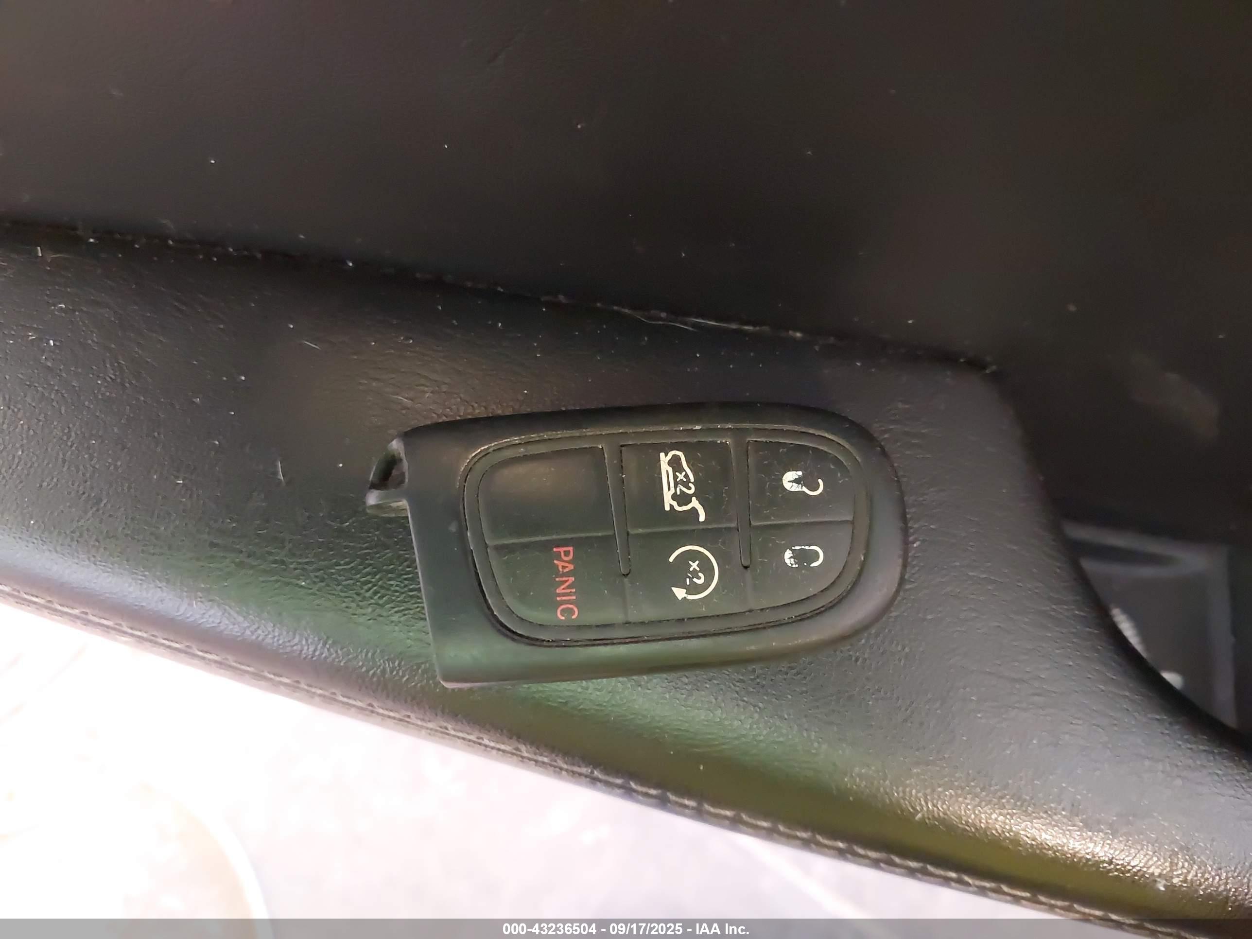 JEEP CHEROKEE image 11