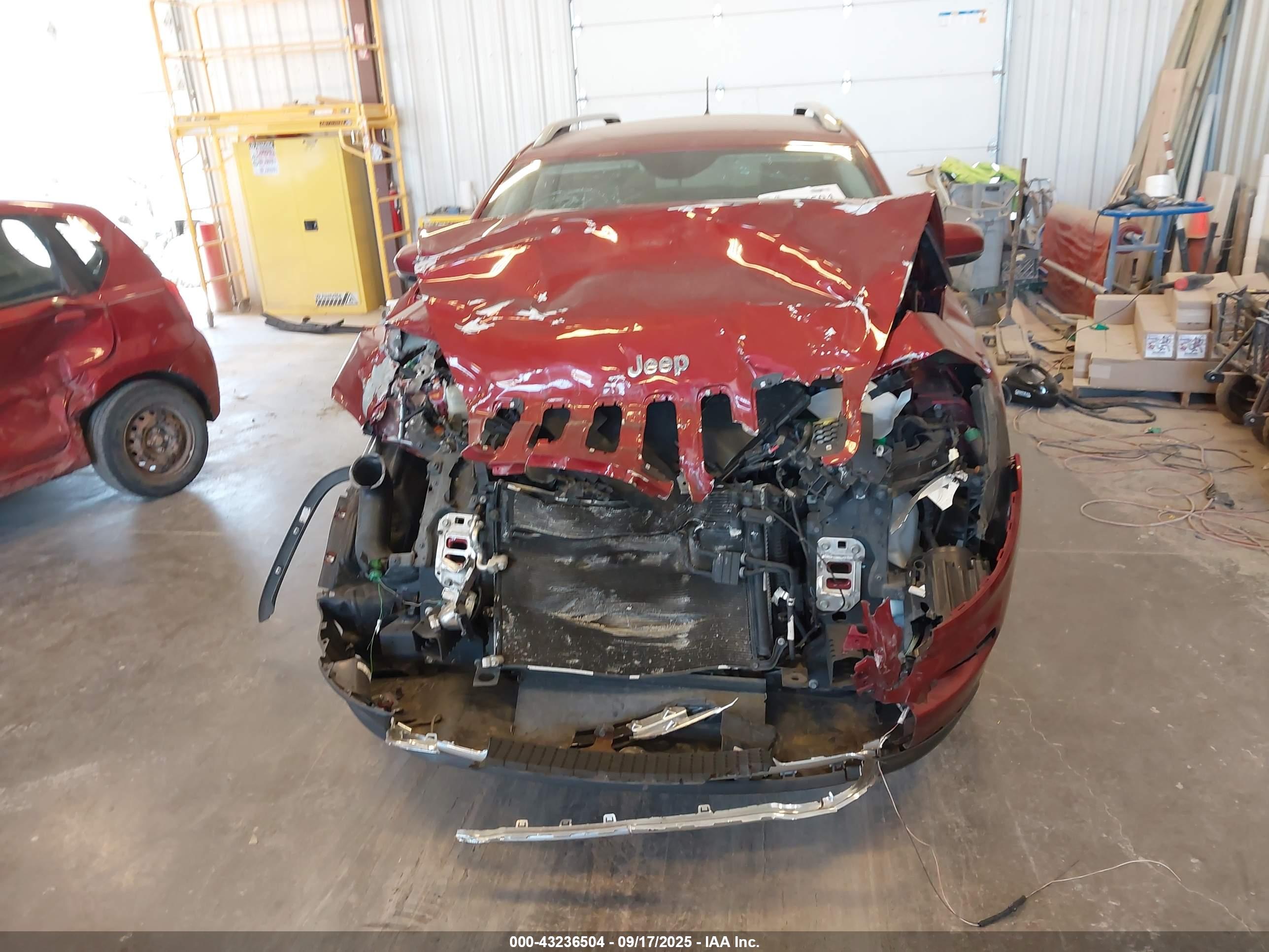 JEEP CHEROKEE image 6