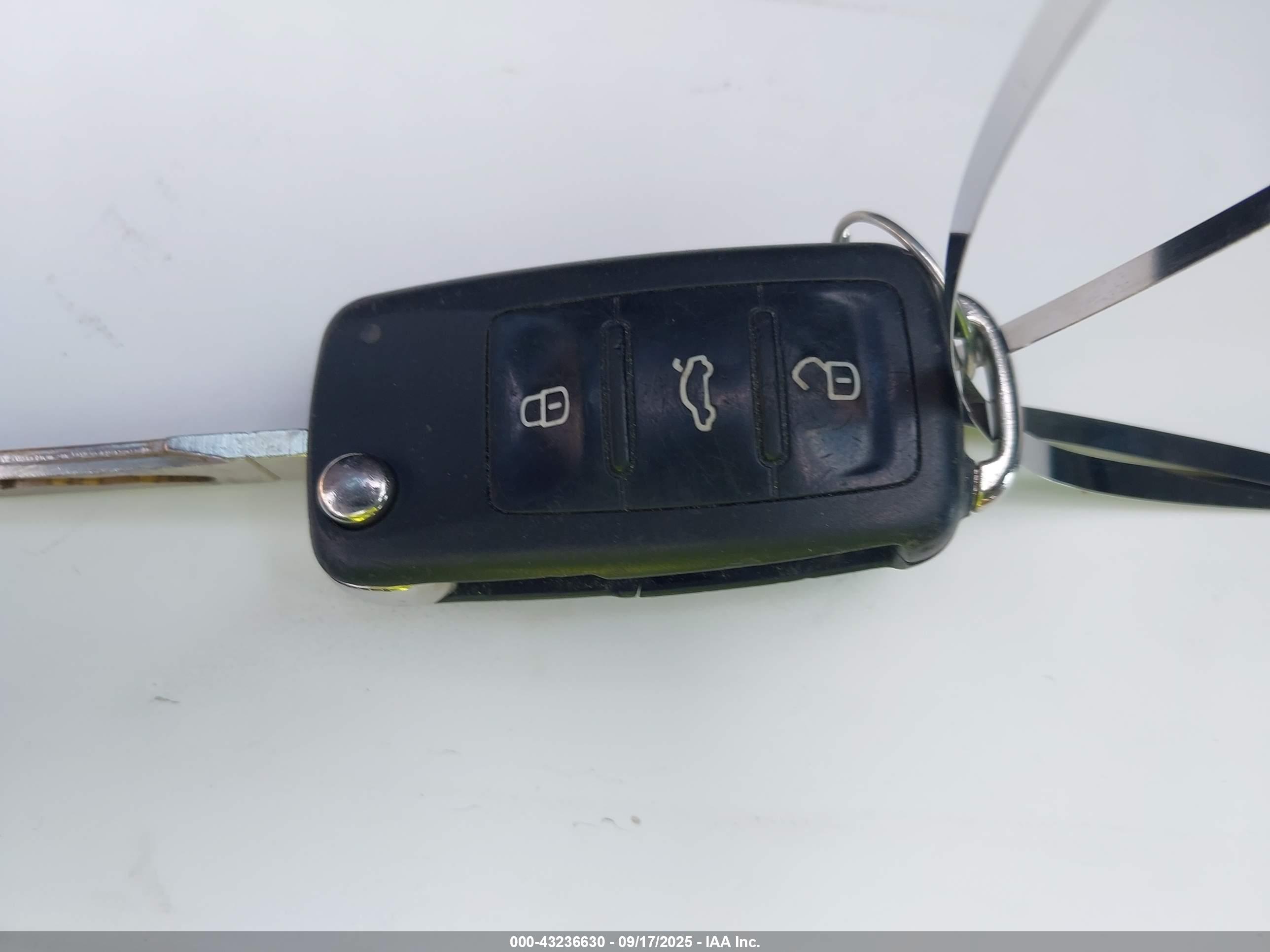 VOLKSWAGEN JETTA image 11