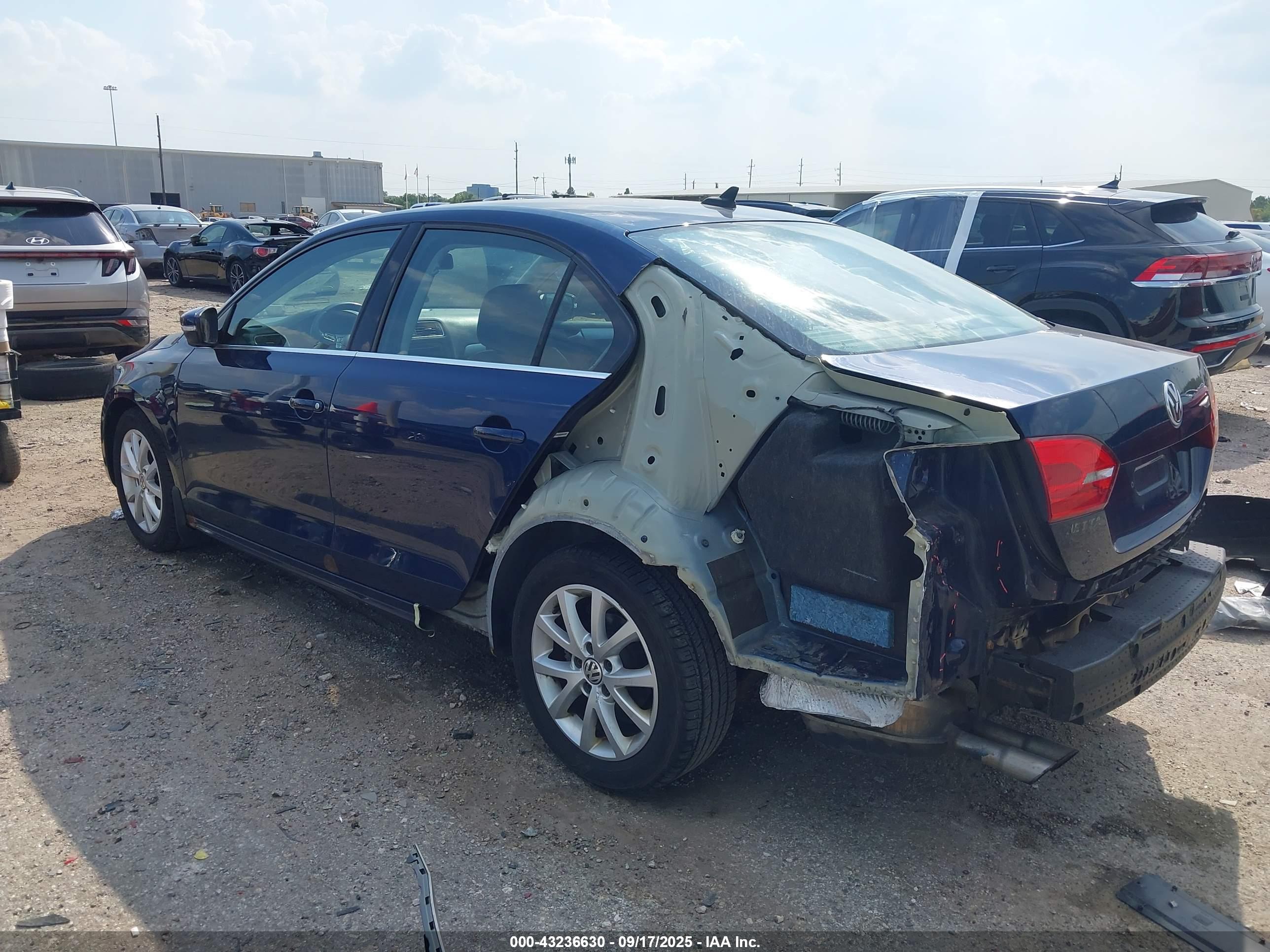 VOLKSWAGEN JETTA image 3