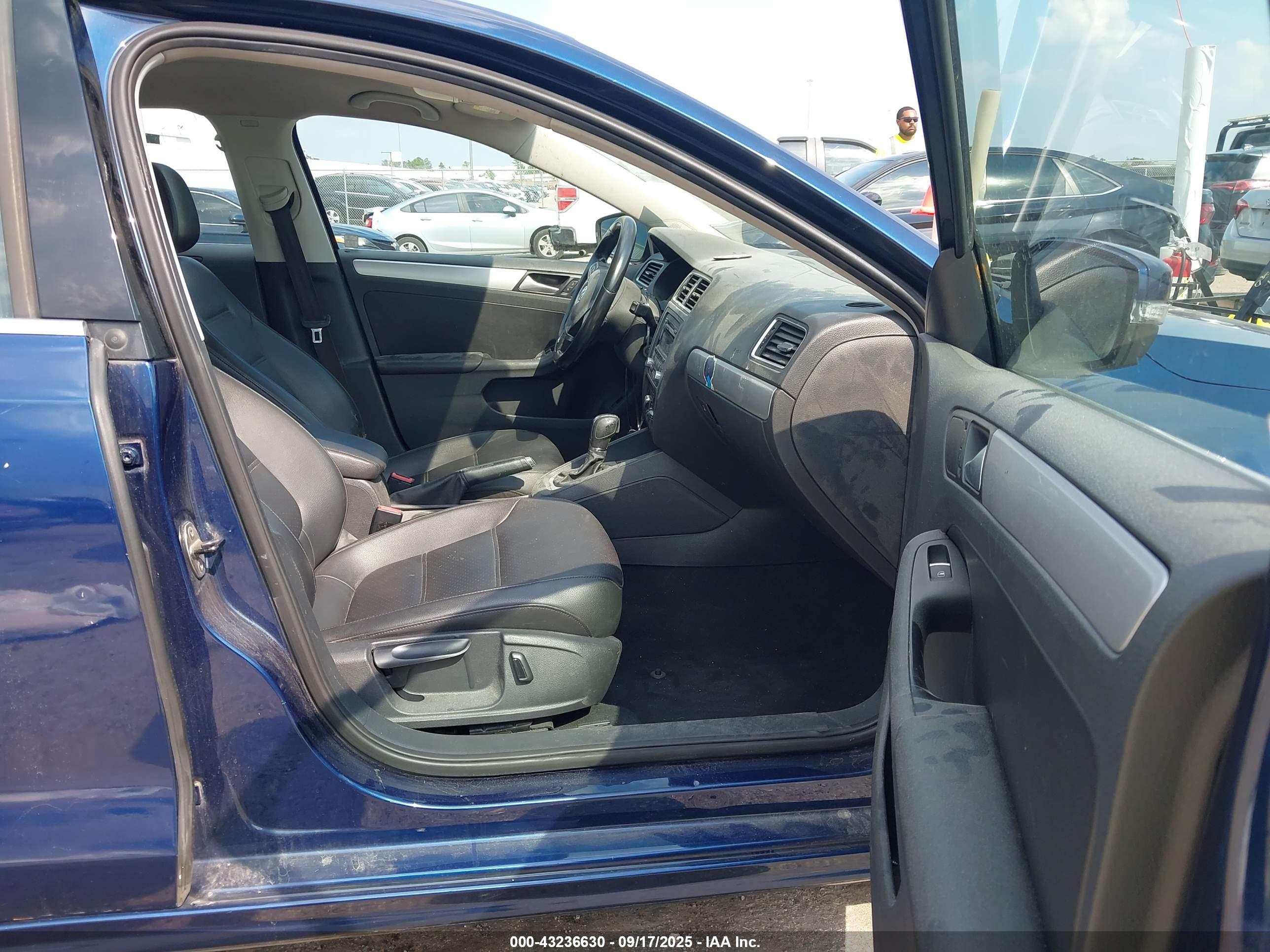 VOLKSWAGEN JETTA image 5