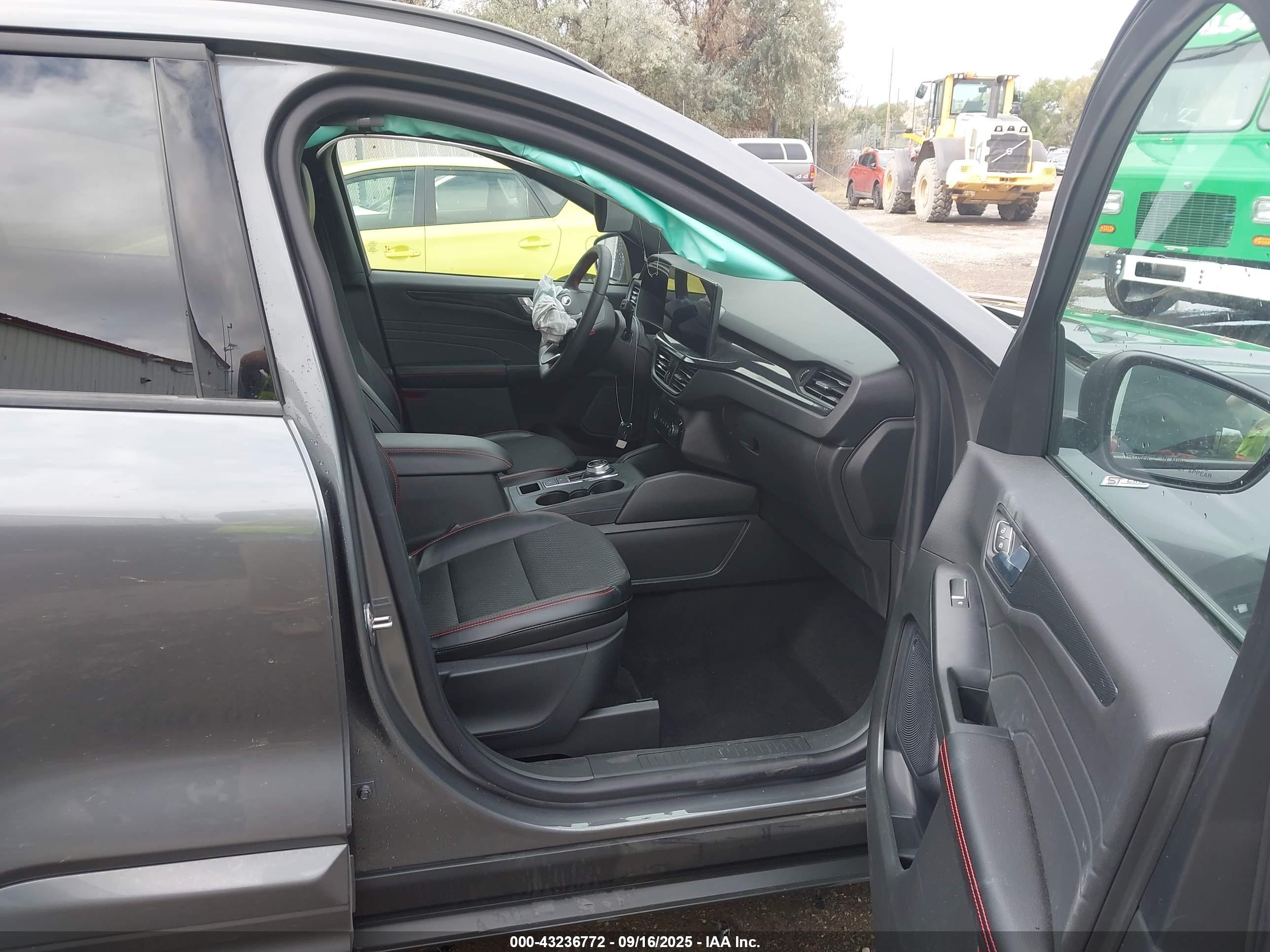 FORD ESCAPE image 5
