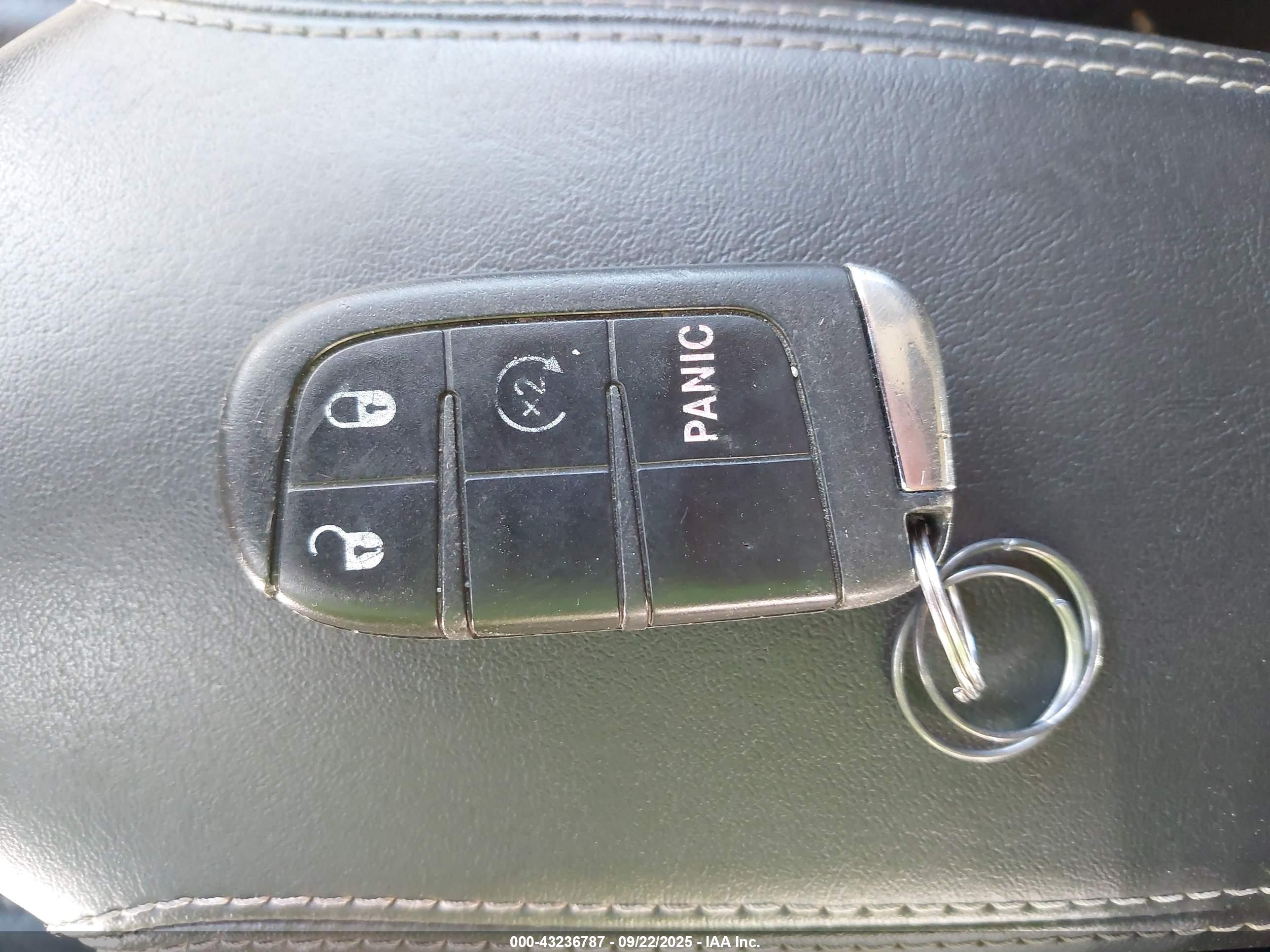 JEEP RENEGADE image 11