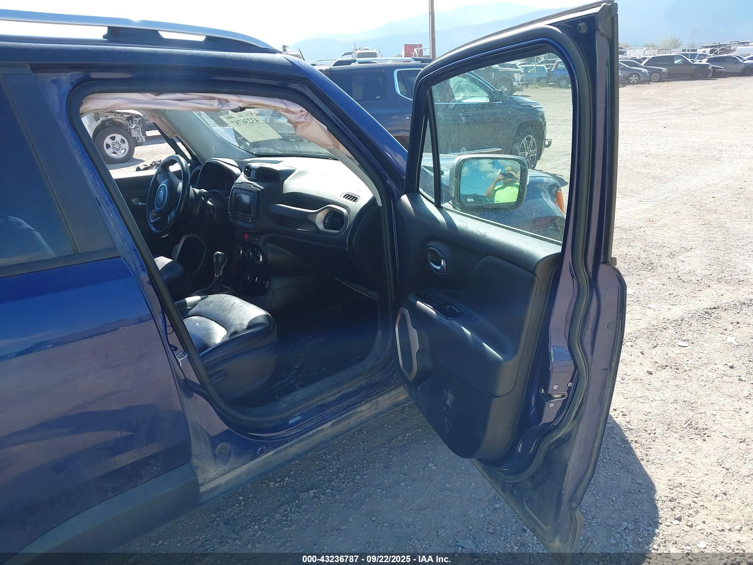 JEEP RENEGADE image 5