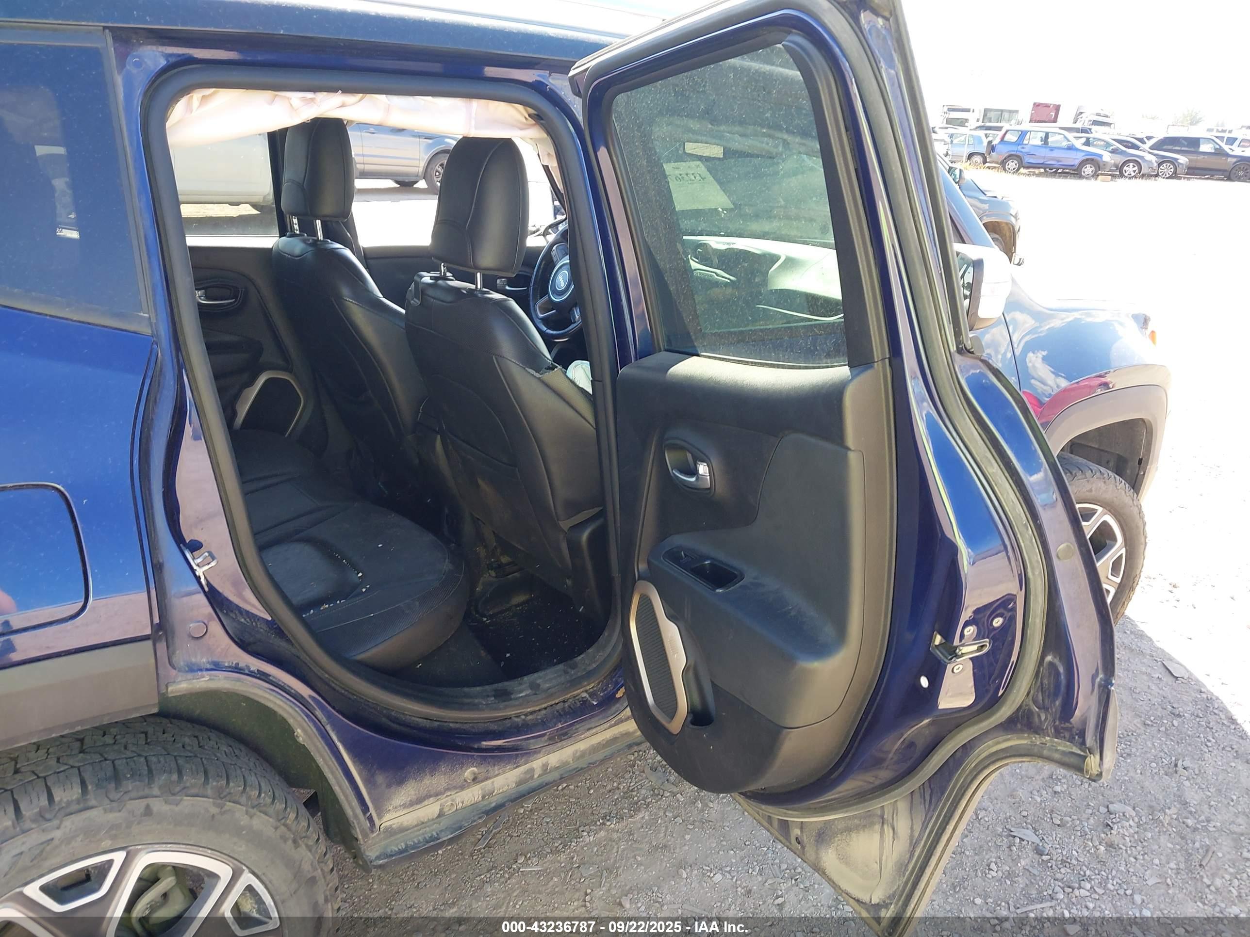 JEEP RENEGADE image 8