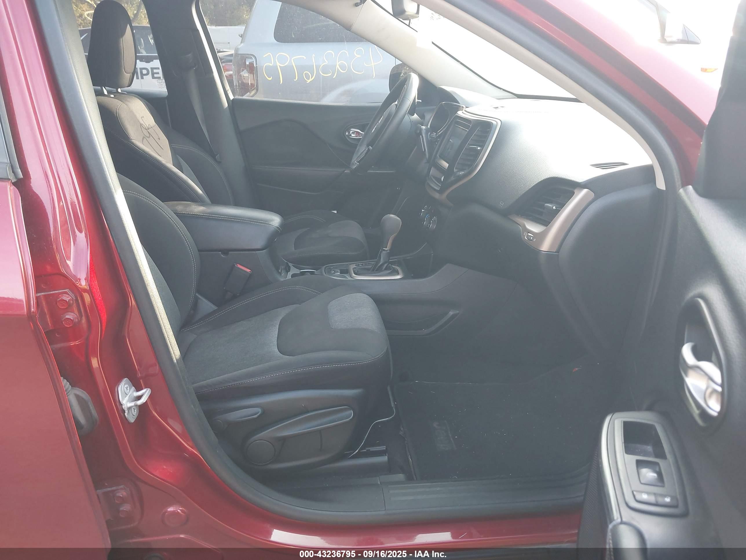 JEEP CHEROKEE image 5