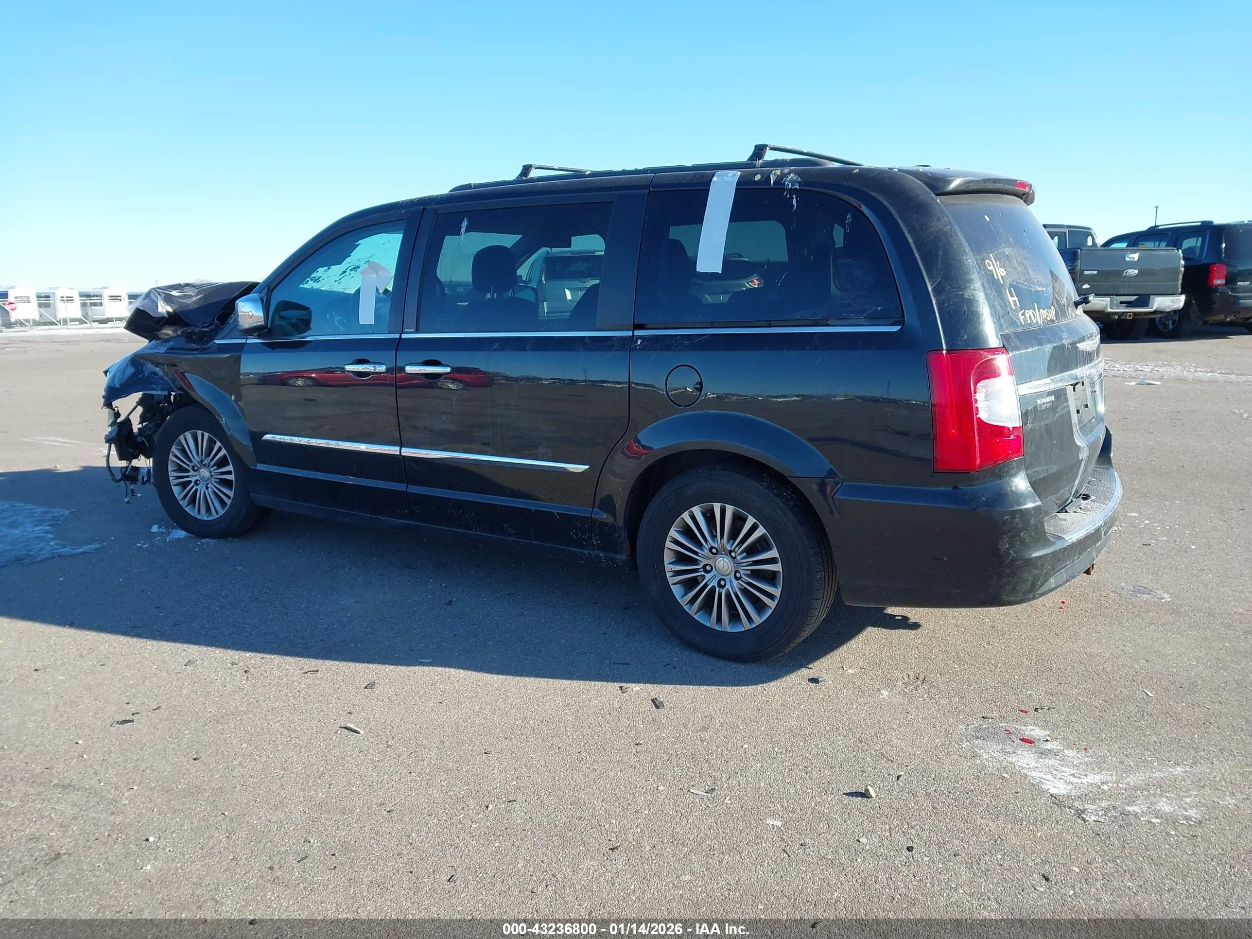 CHRYSLER TOWN image 3