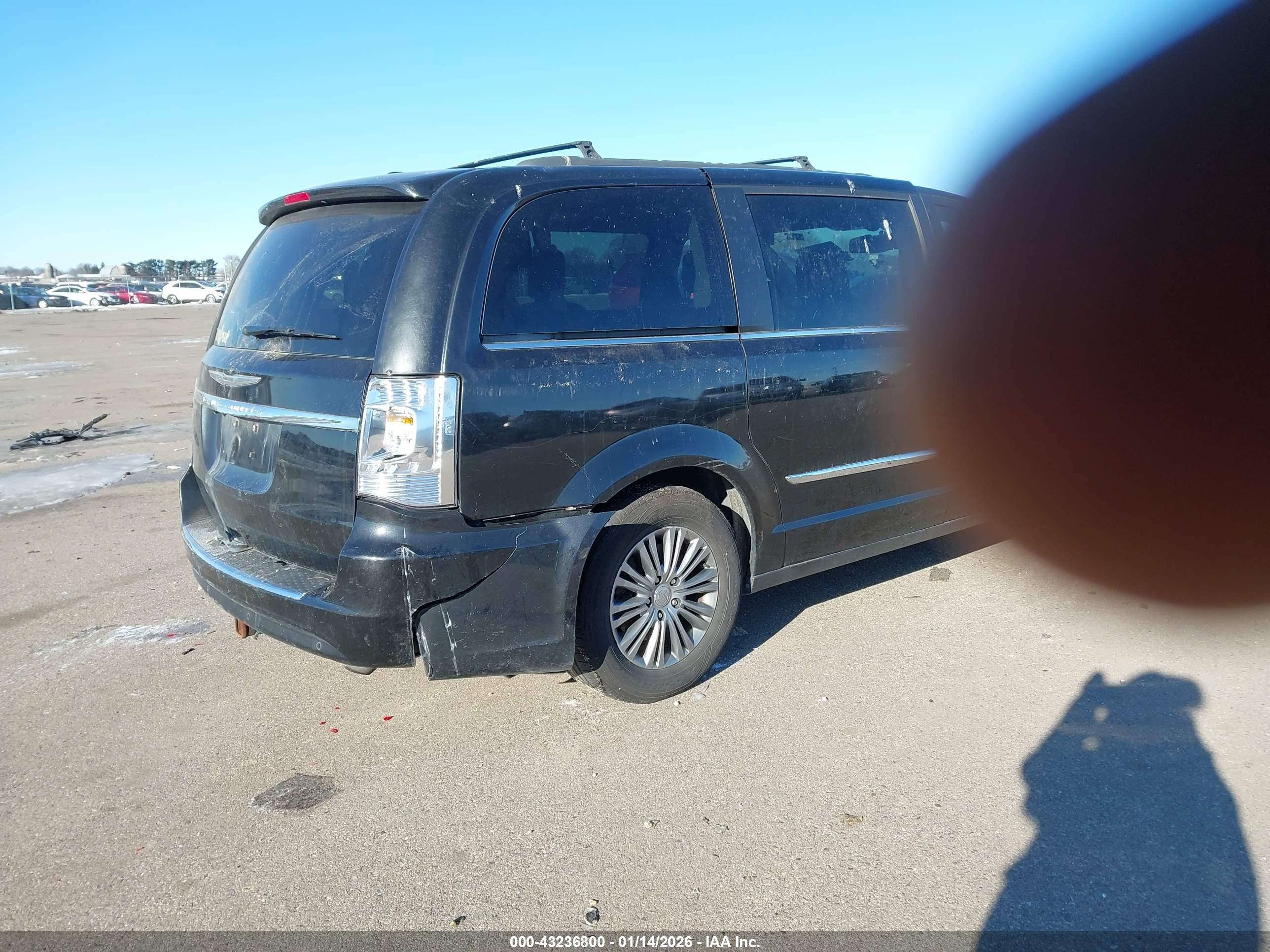 CHRYSLER TOWN image 4