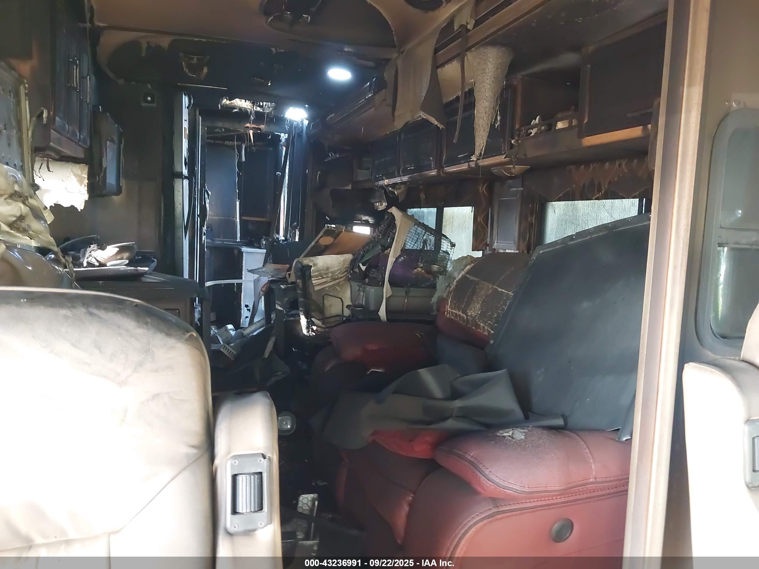 FREIGHTLINER CHASSIS image 8