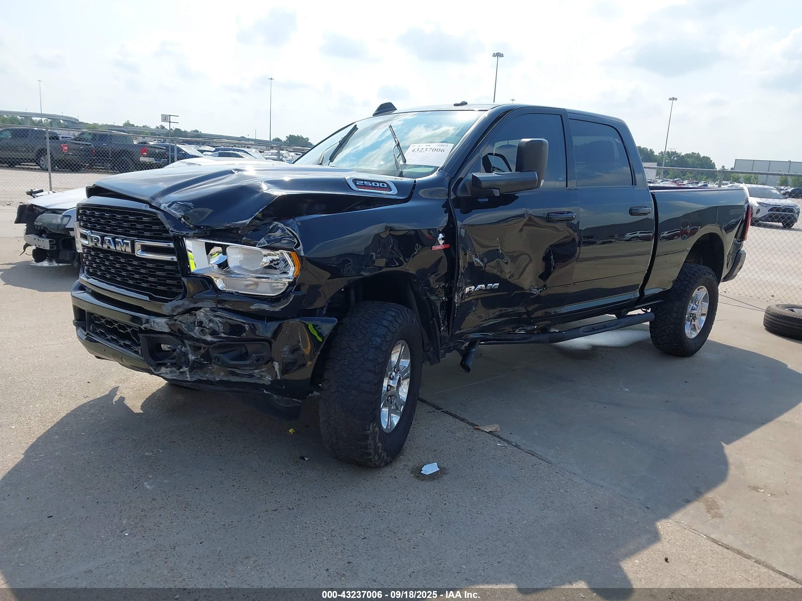 RAM 2500 image 2