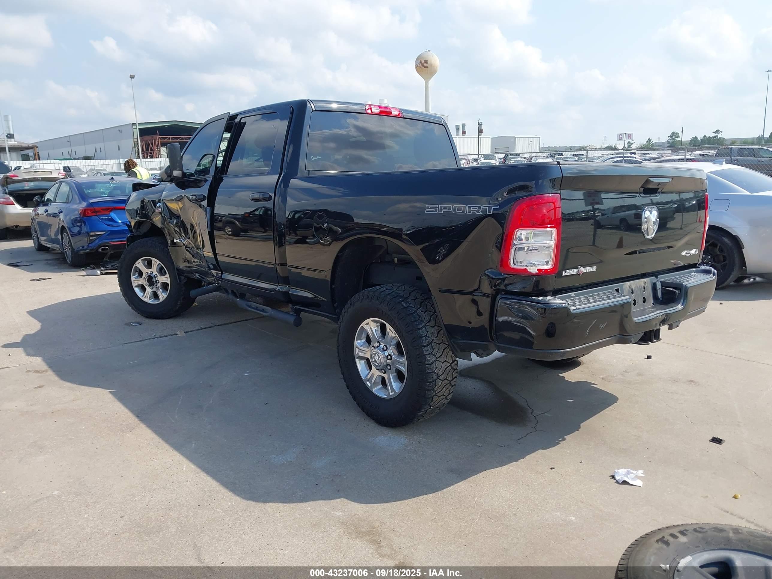 RAM 2500 image 3