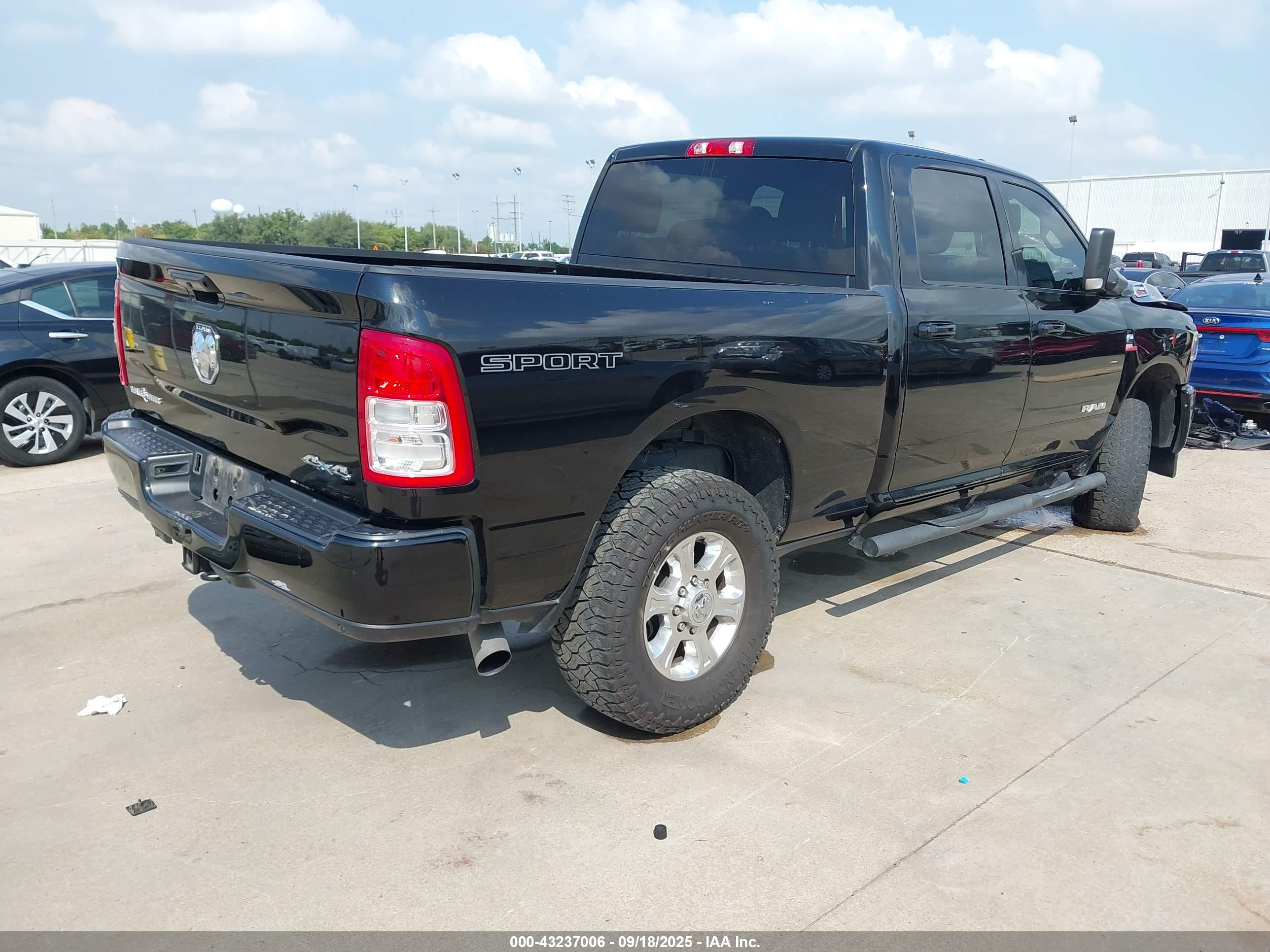 RAM 2500 image 4