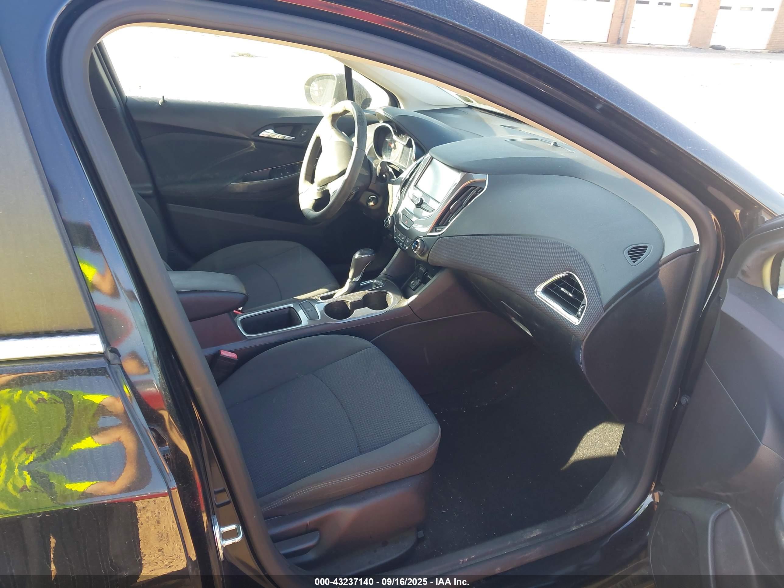 CHEVROLET CRUZE image 5