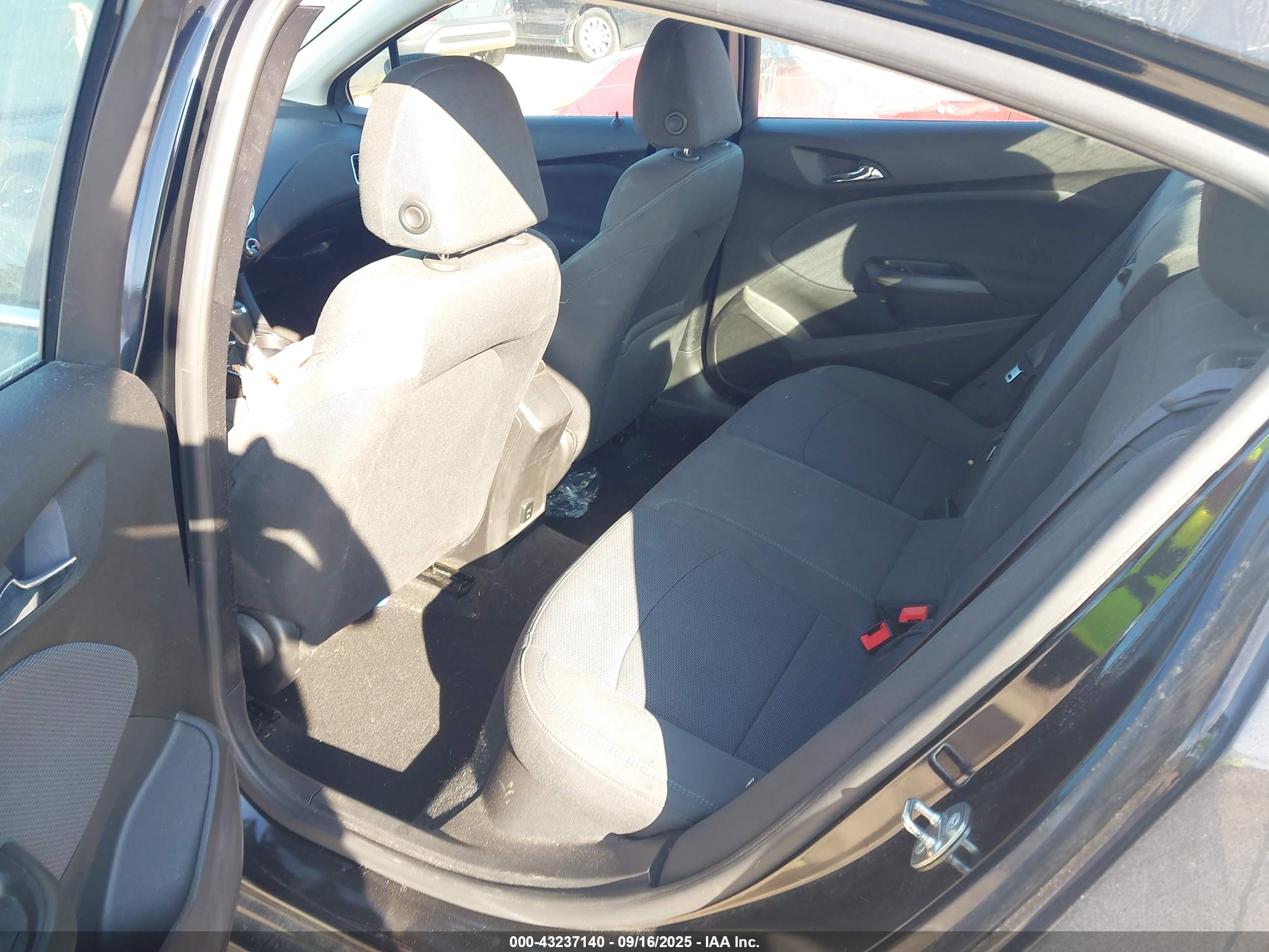 CHEVROLET CRUZE image 8