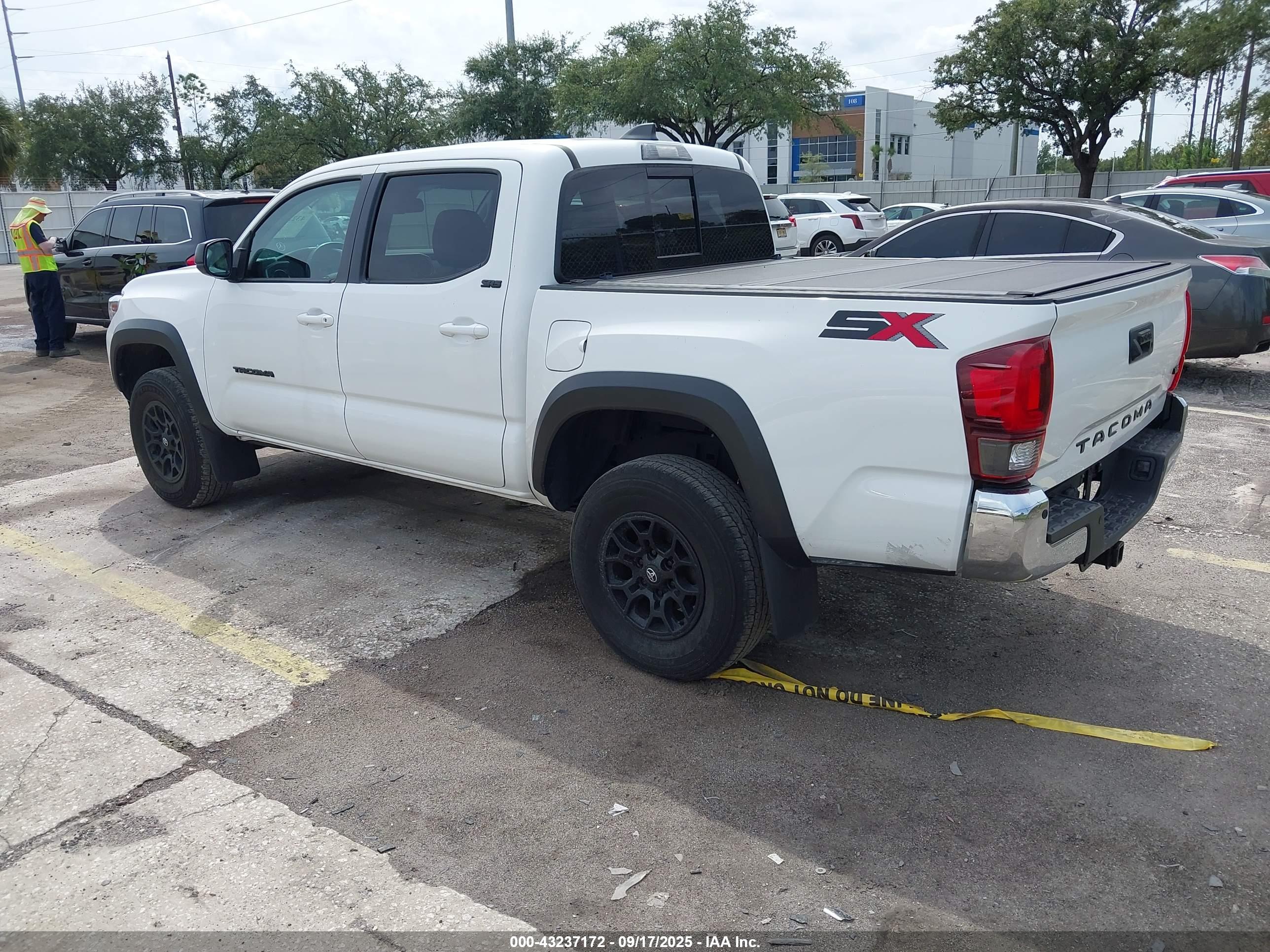 TOYOTA TACOMA image 3